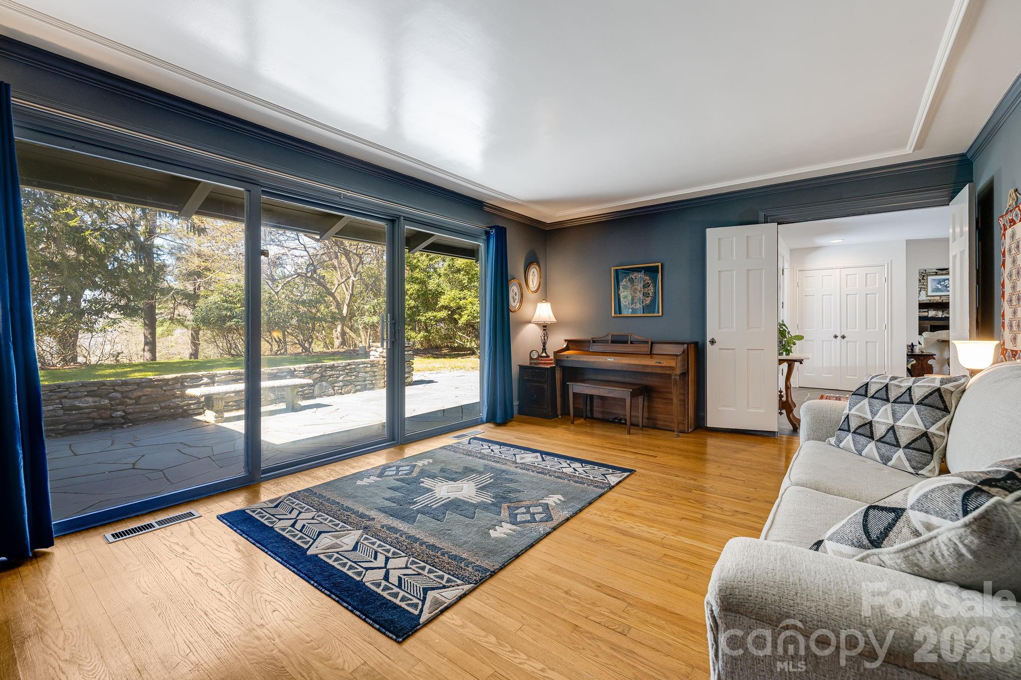 254 Orchard Circle — Laurel Park