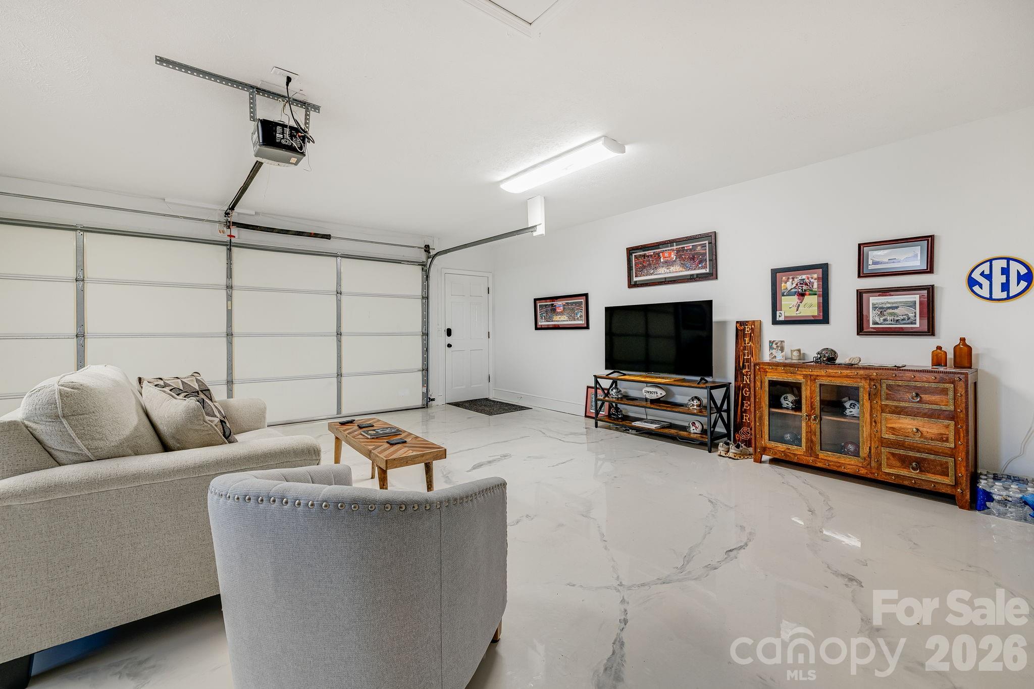 254 Orchard Circle — Laurel Park