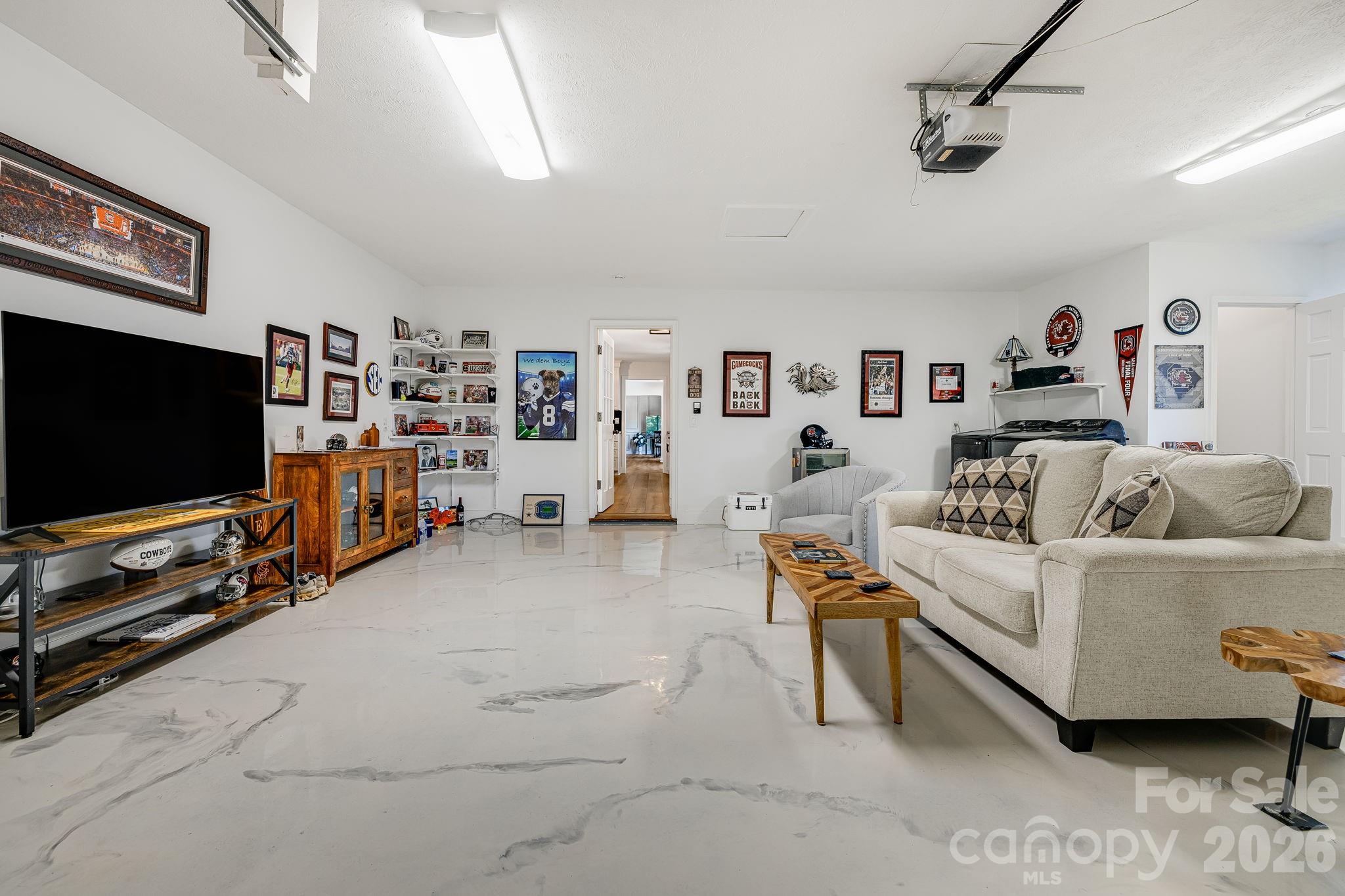 254 Orchard Circle — Laurel Park