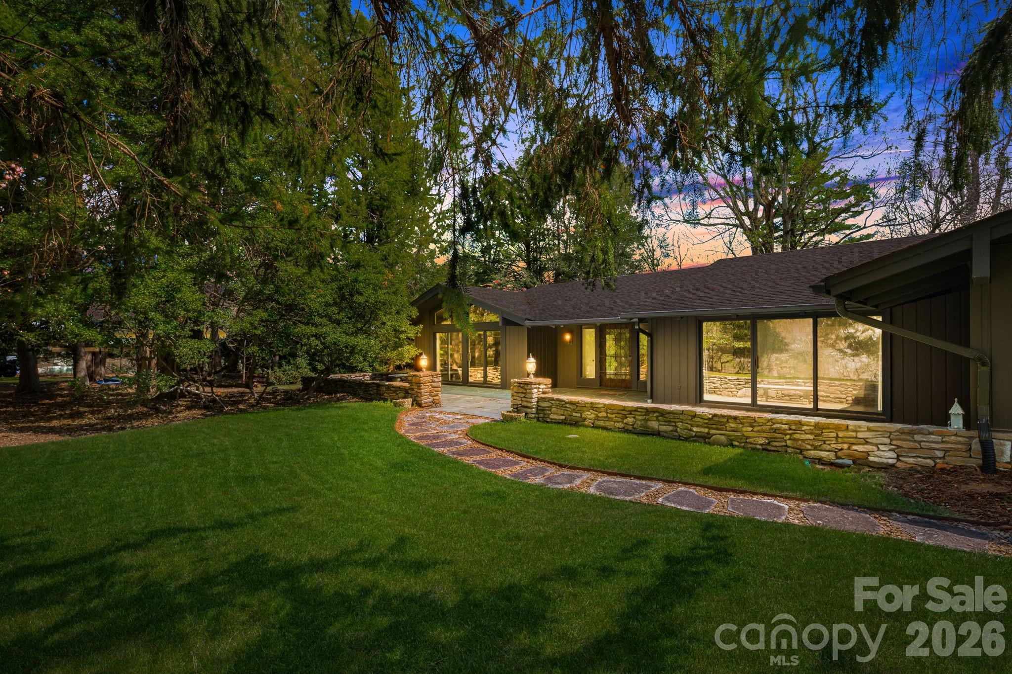 254 Orchard Circle — Laurel Park