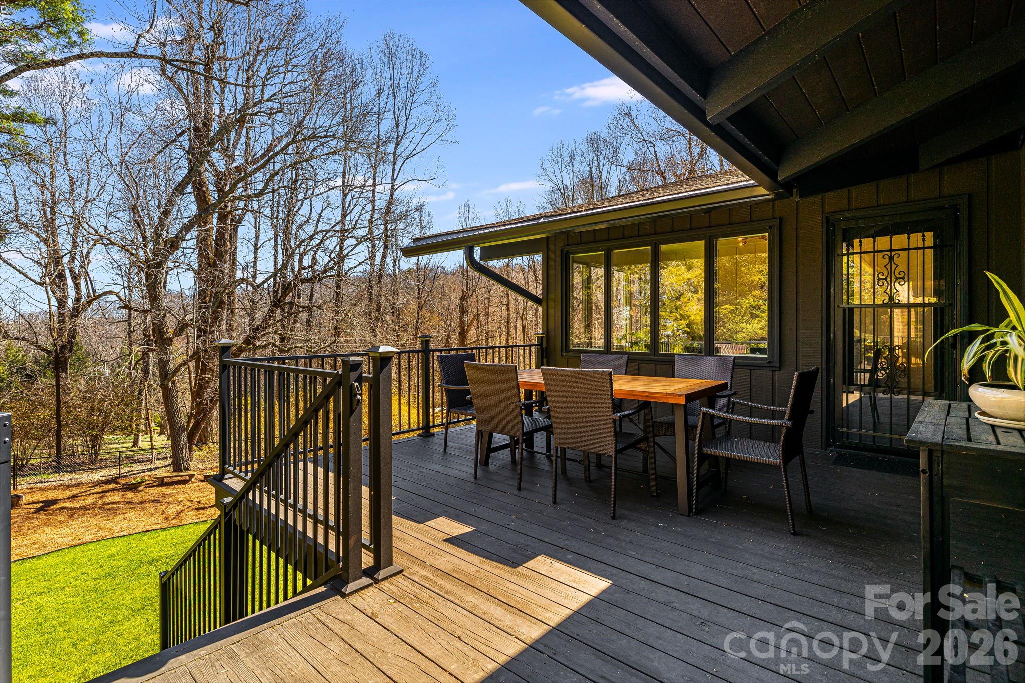 254 Orchard Circle — Laurel Park