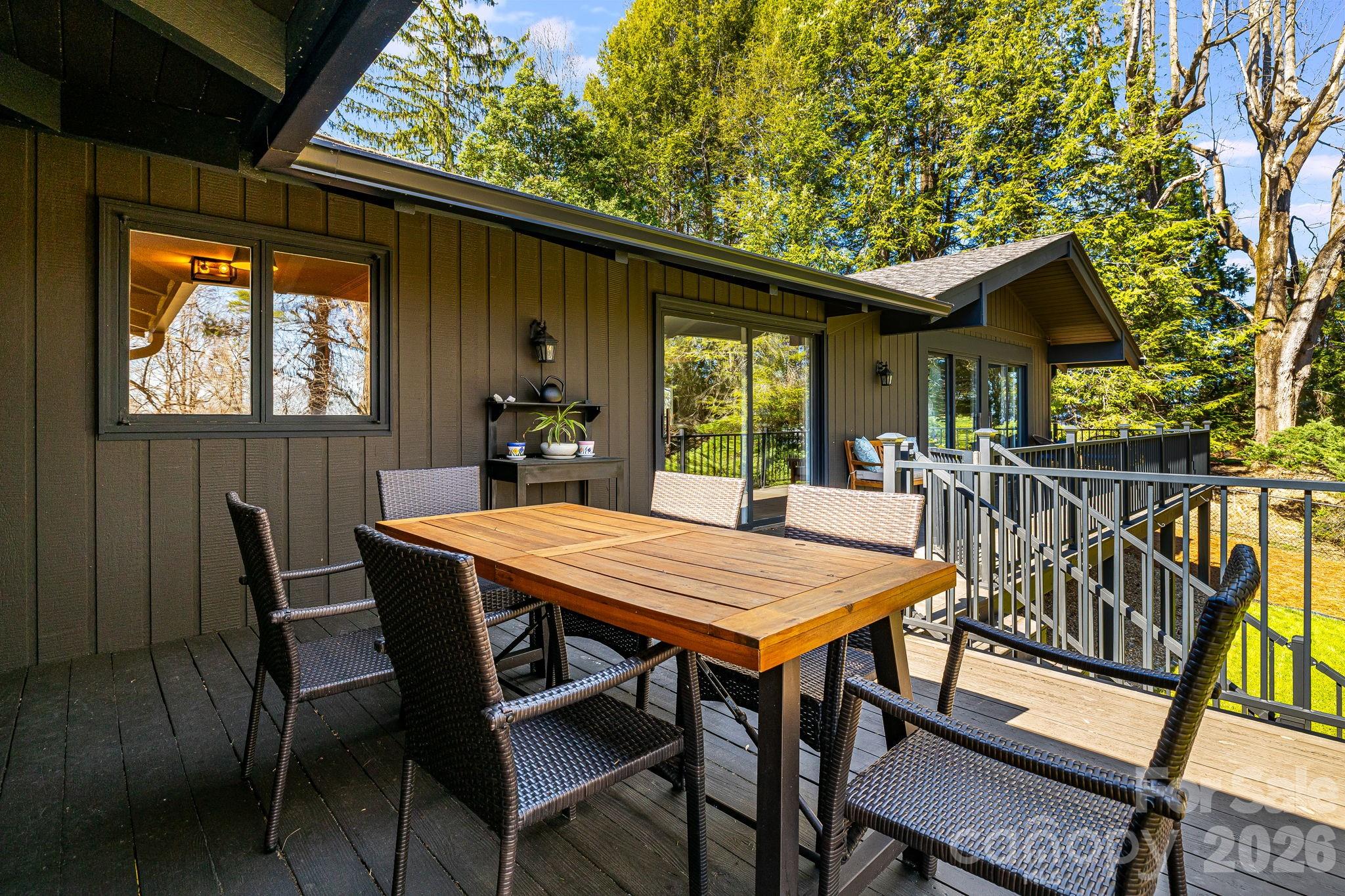 254 Orchard Circle — Laurel Park