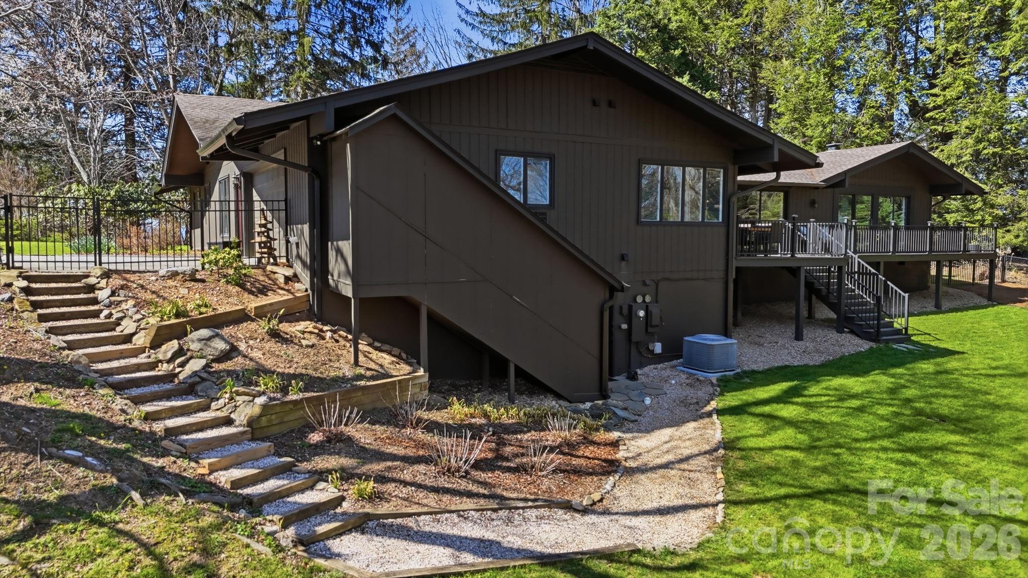 254 Orchard Circle — Laurel Park