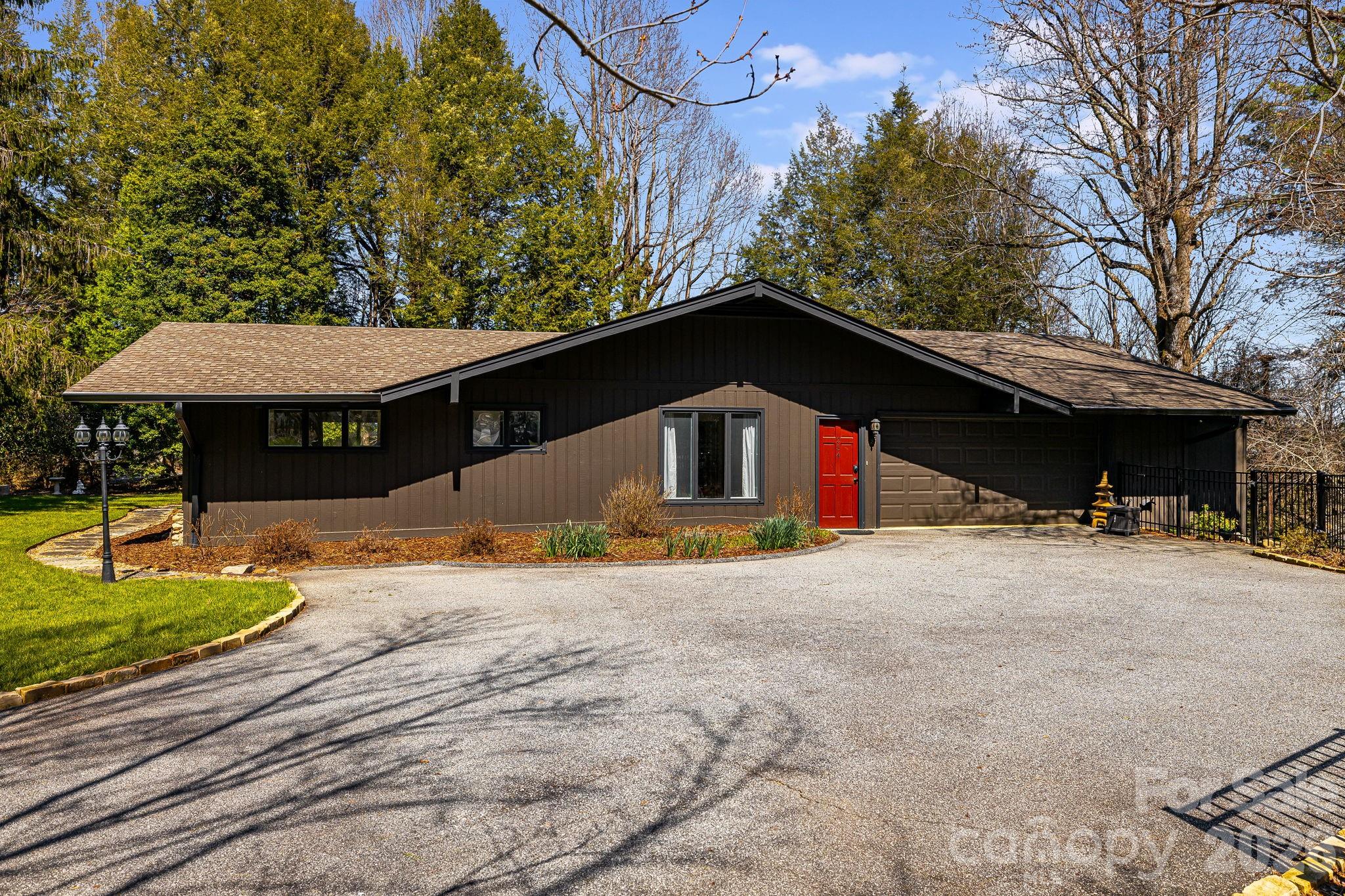 254 Orchard Circle — Laurel Park