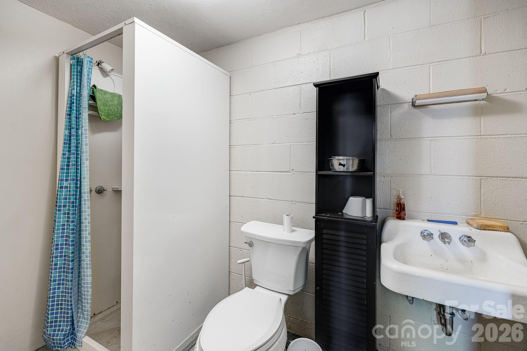 254 Orchard Circle — Laurel Park