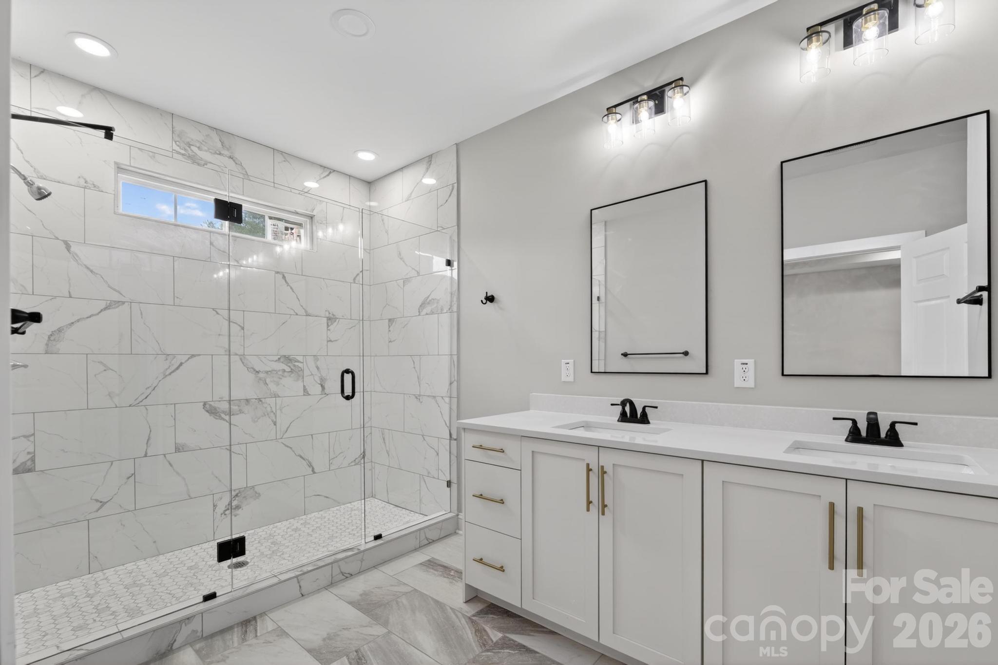 416 Whitmore Street SE — Lenoir