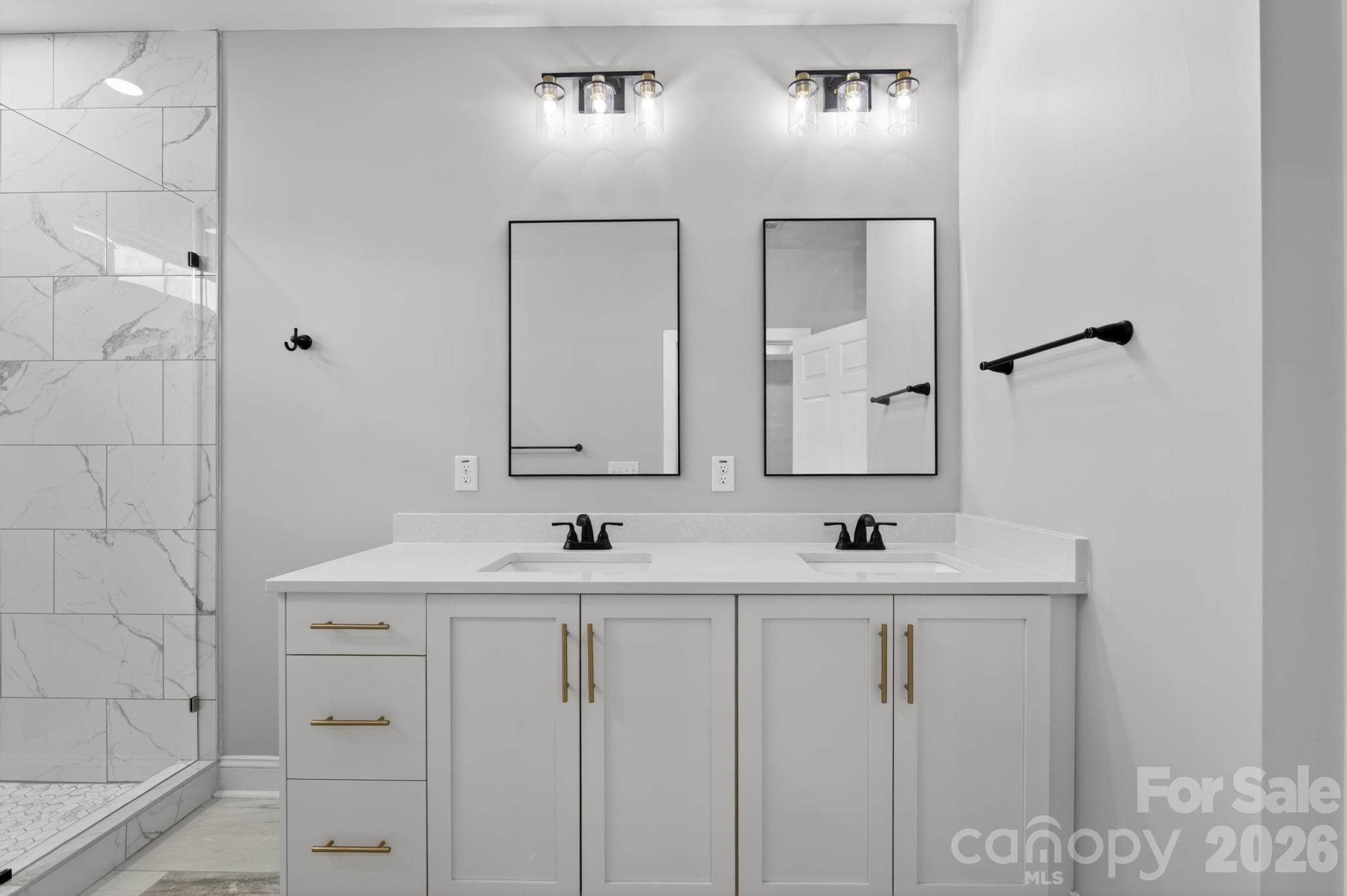 416 Whitmore Street SE — Lenoir