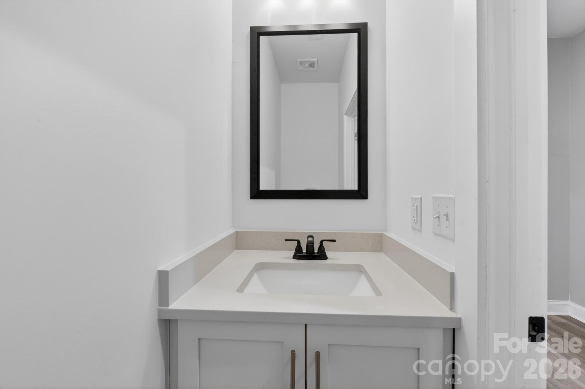 416 Whitmore Street SE — Lenoir