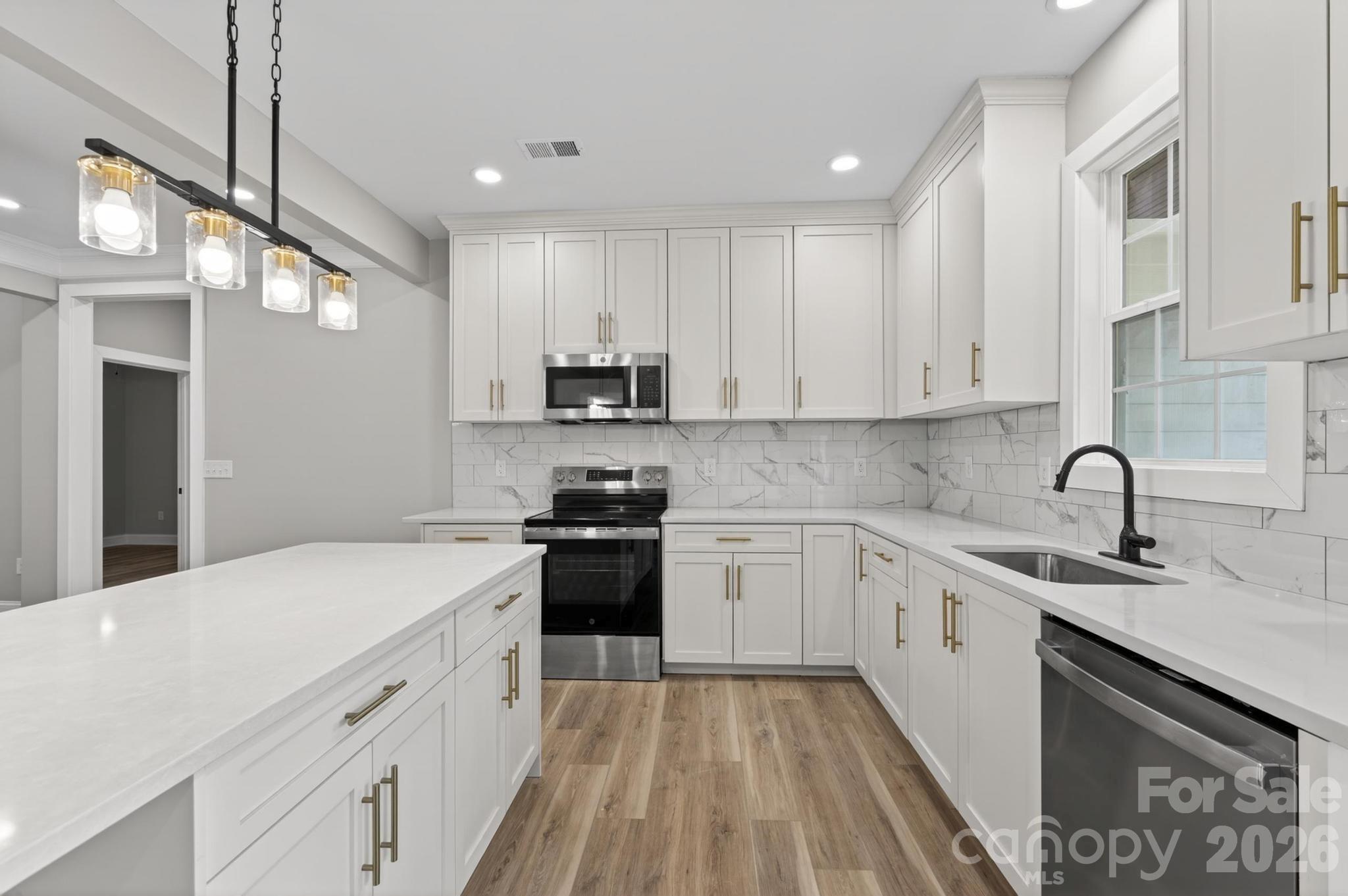 416 Whitmore Street SE — Lenoir