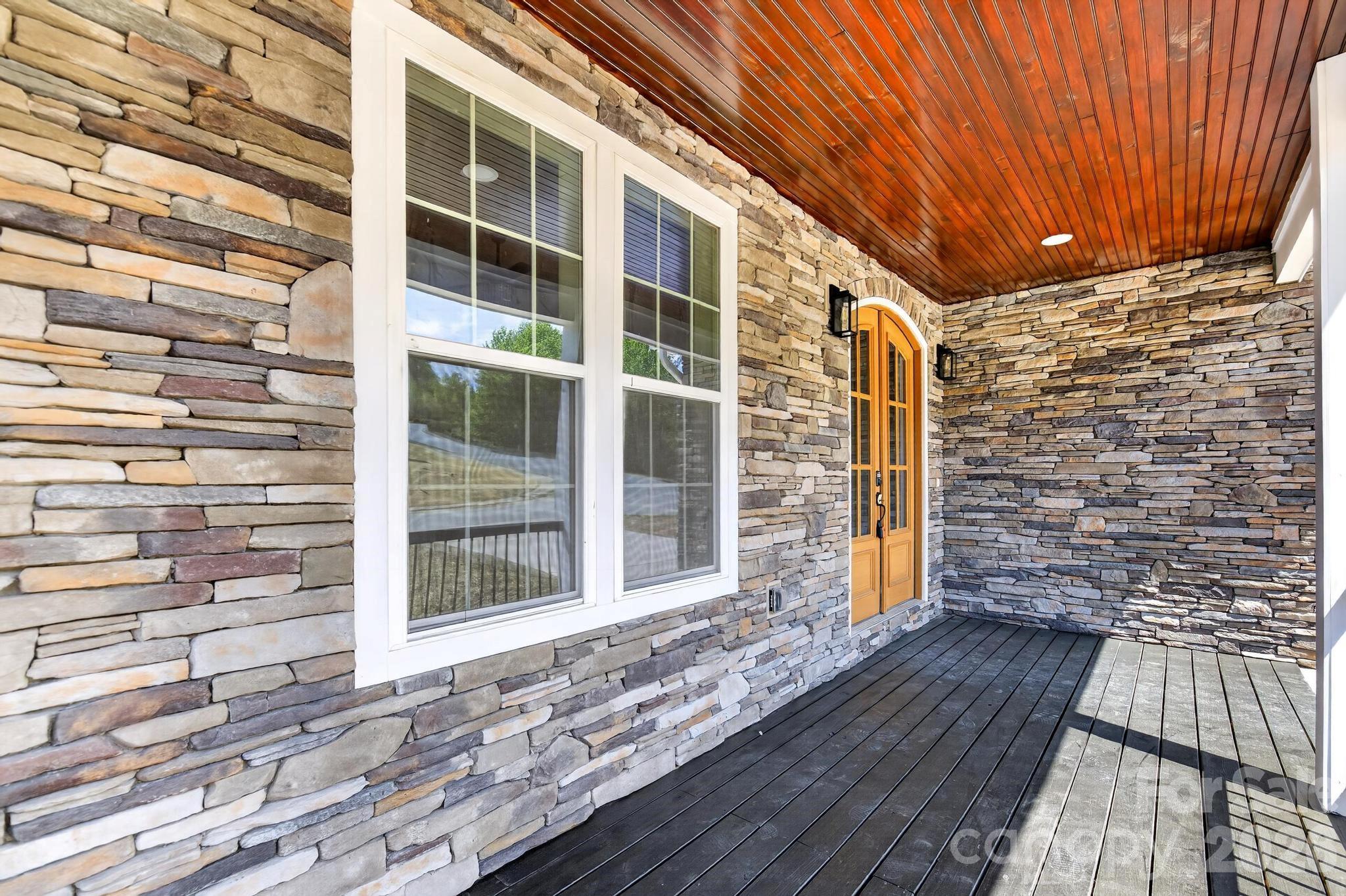 416 Whitmore Street SE — Lenoir