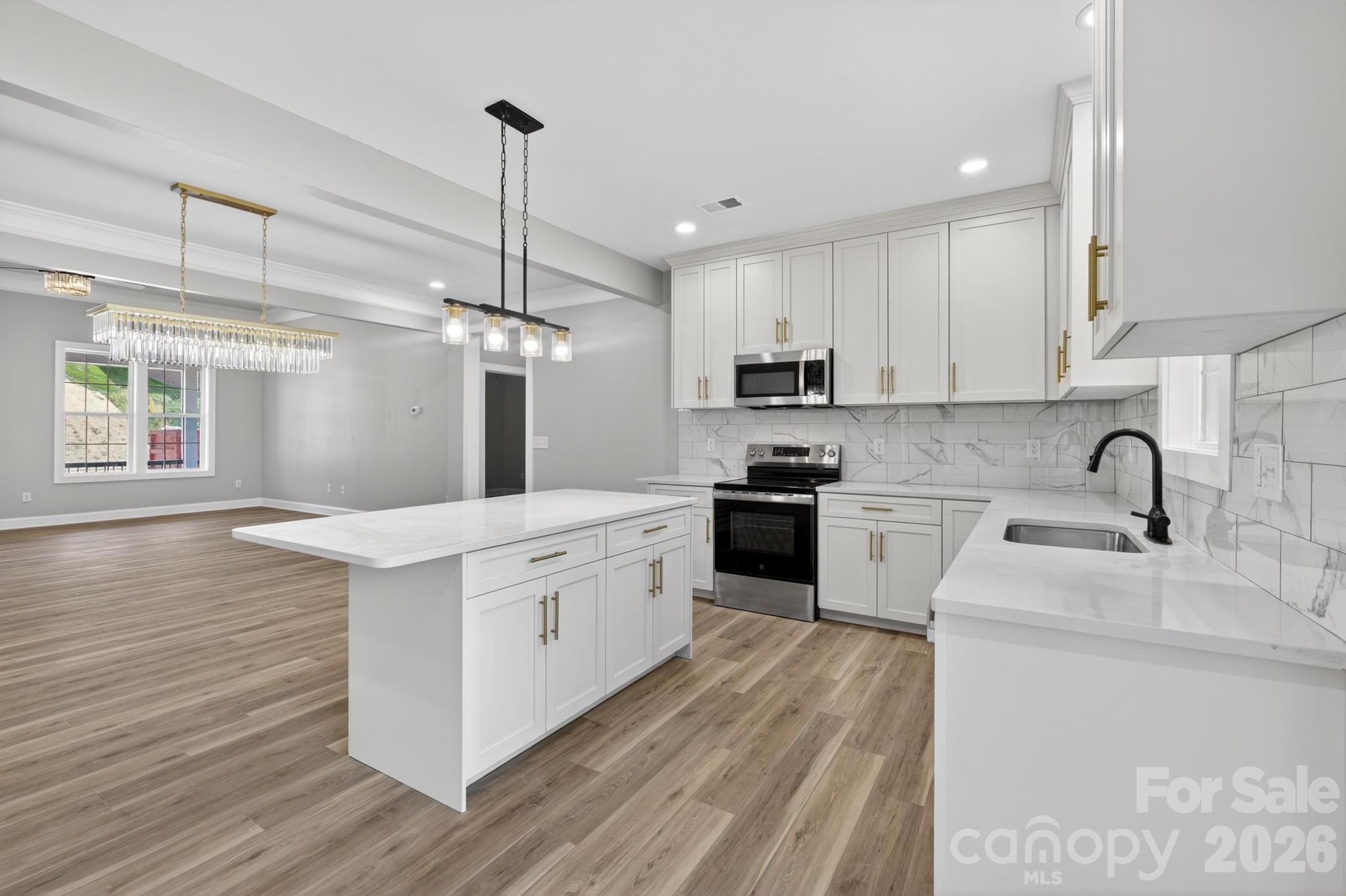 416 Whitmore Street SE — Lenoir