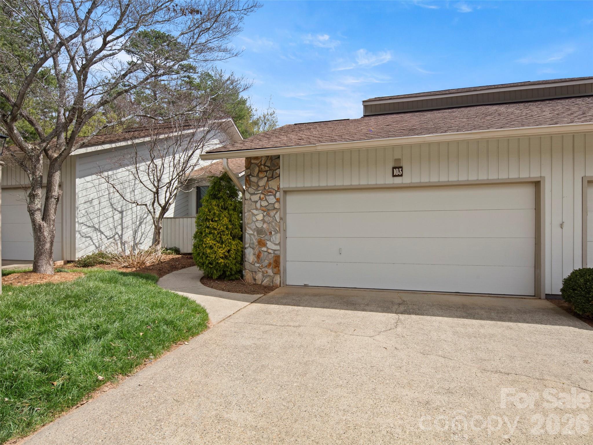 103 Parkway Court — Asheville