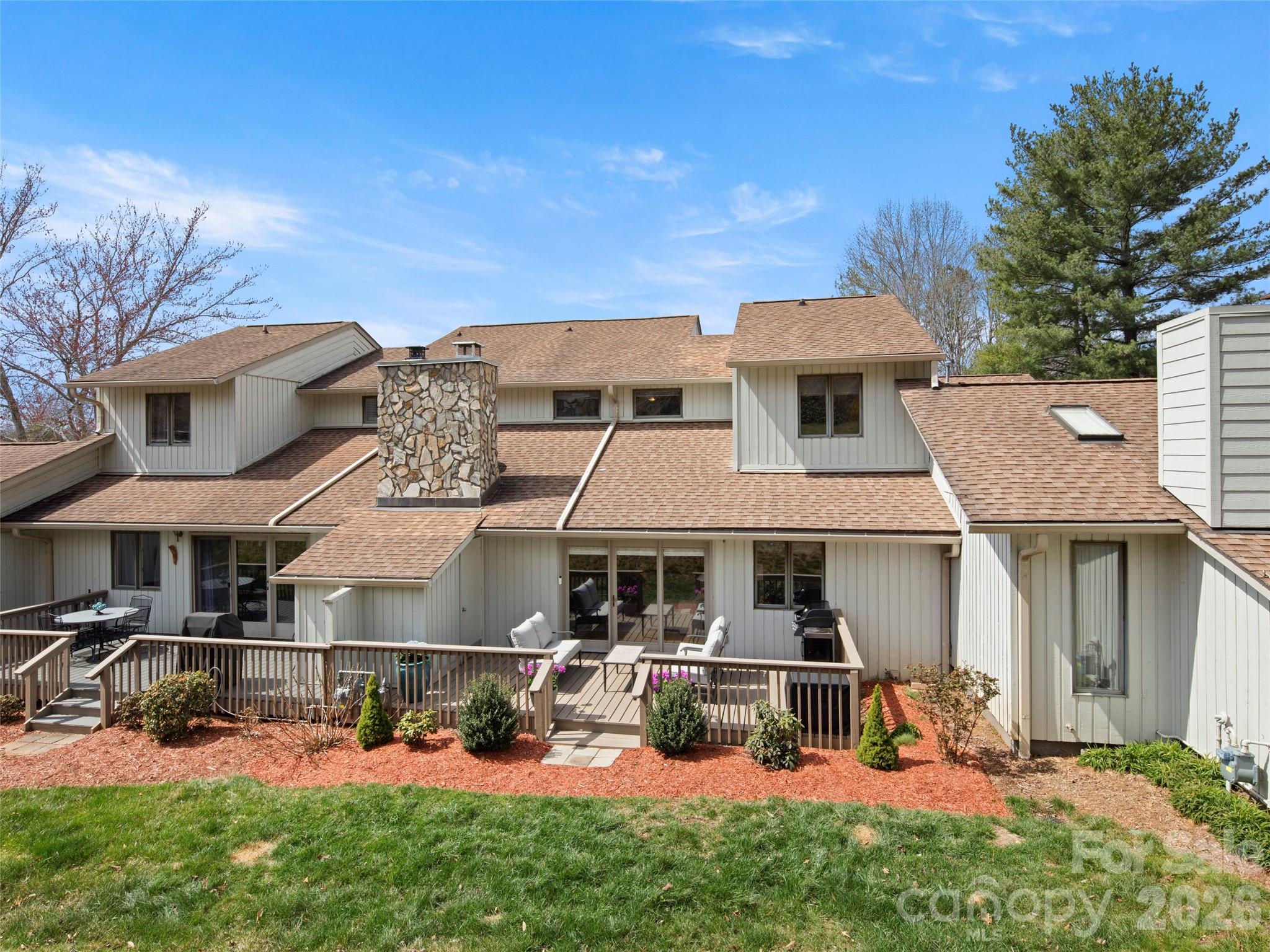 103 Parkway Court — Asheville