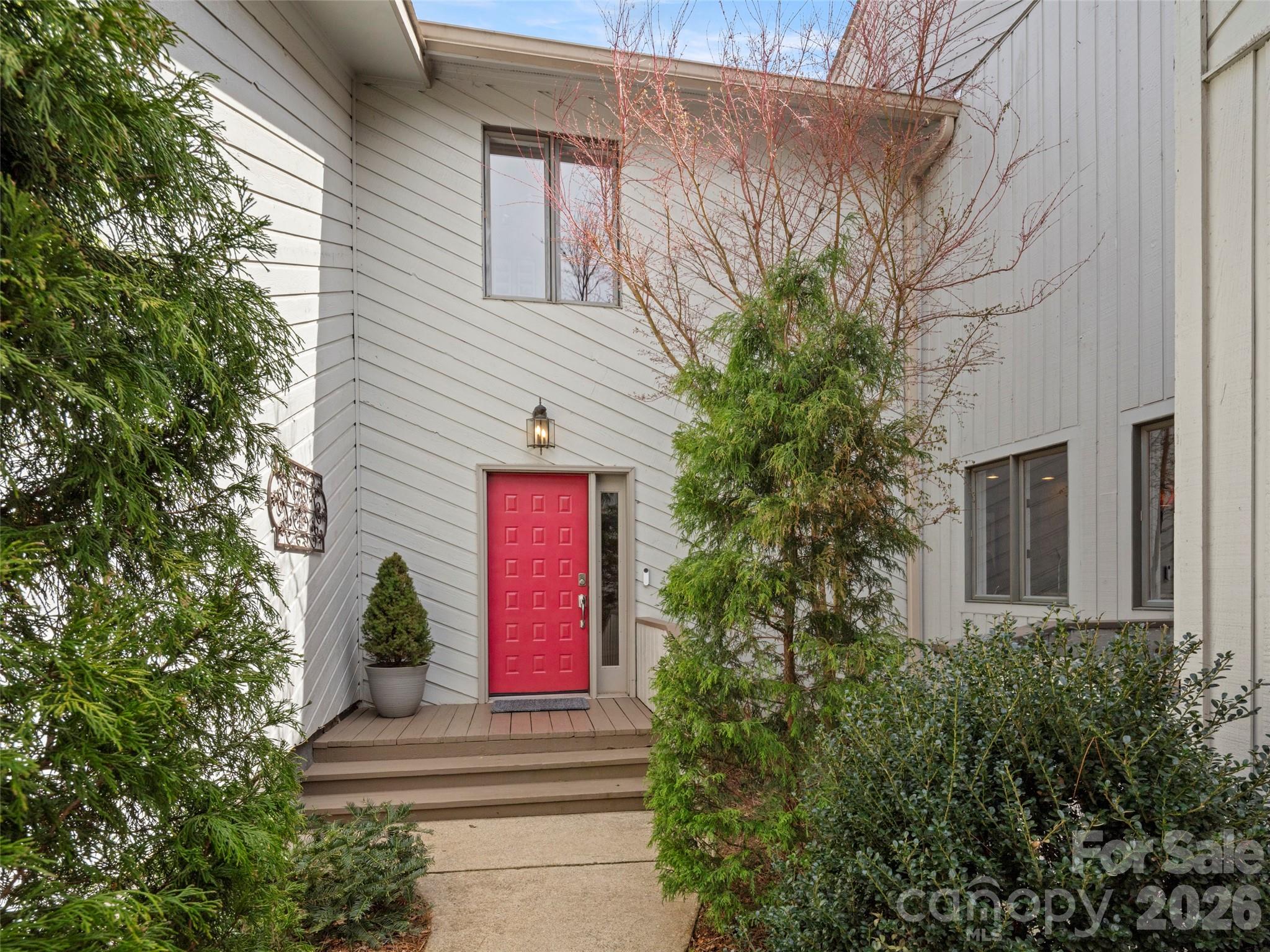 103 Parkway Court — Asheville