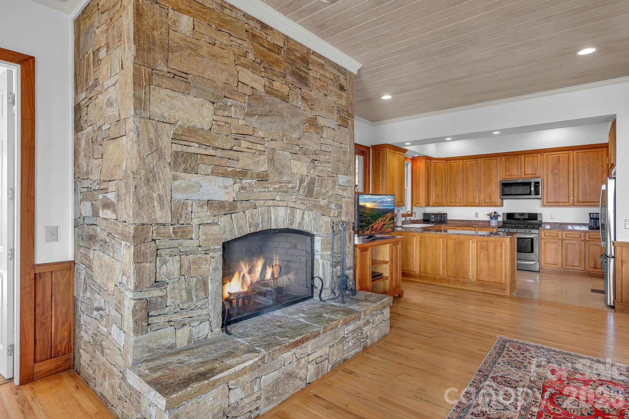 933 Thunder Ridge Lane #4 & 2 — Lenoir