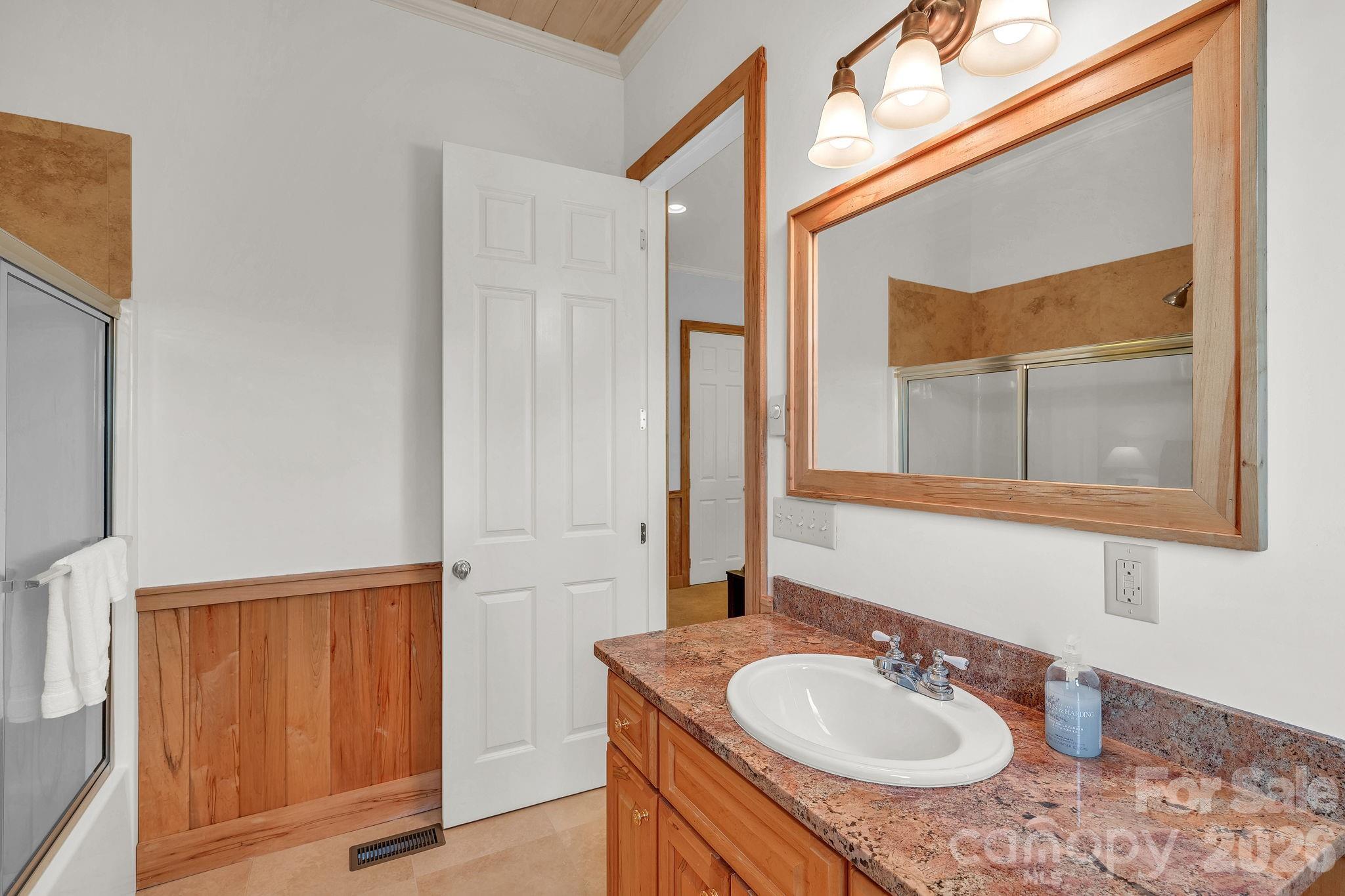 933 Thunder Ridge Lane #4 & 2 — Lenoir