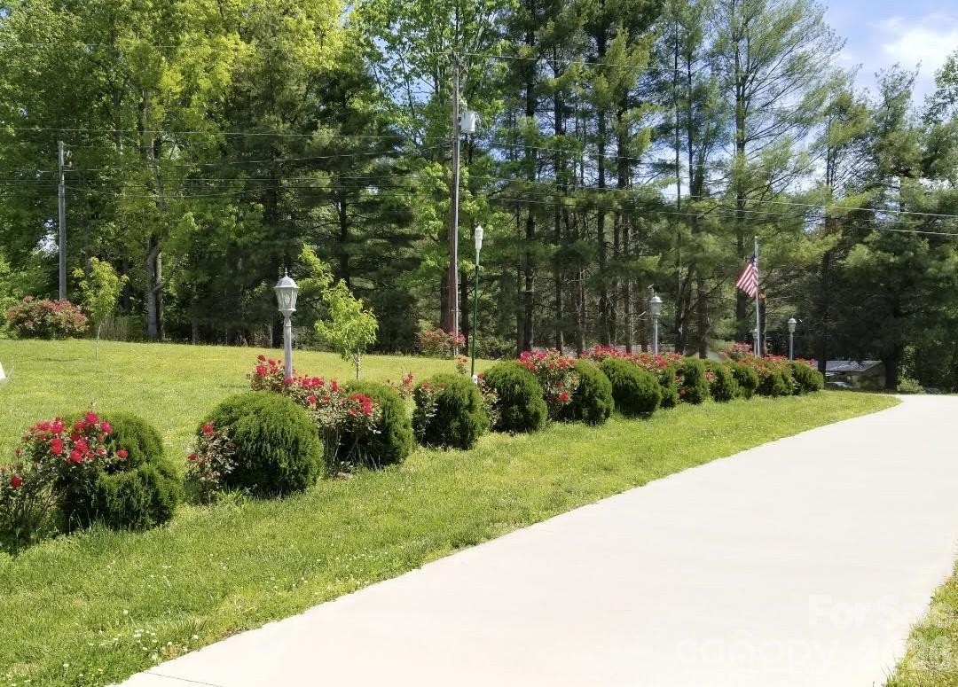 476 Jackson Loop Road — Flat Rock