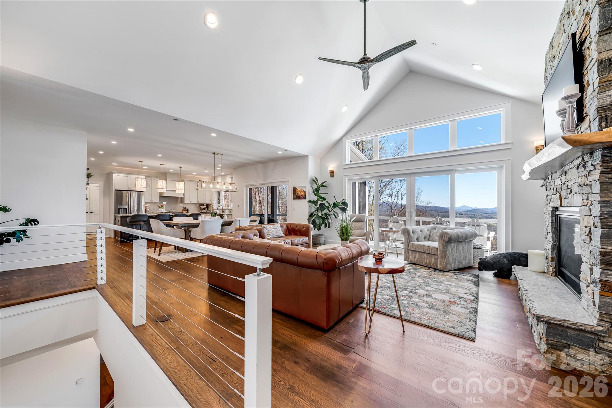 98 Rock Cliff Way — Hendersonville