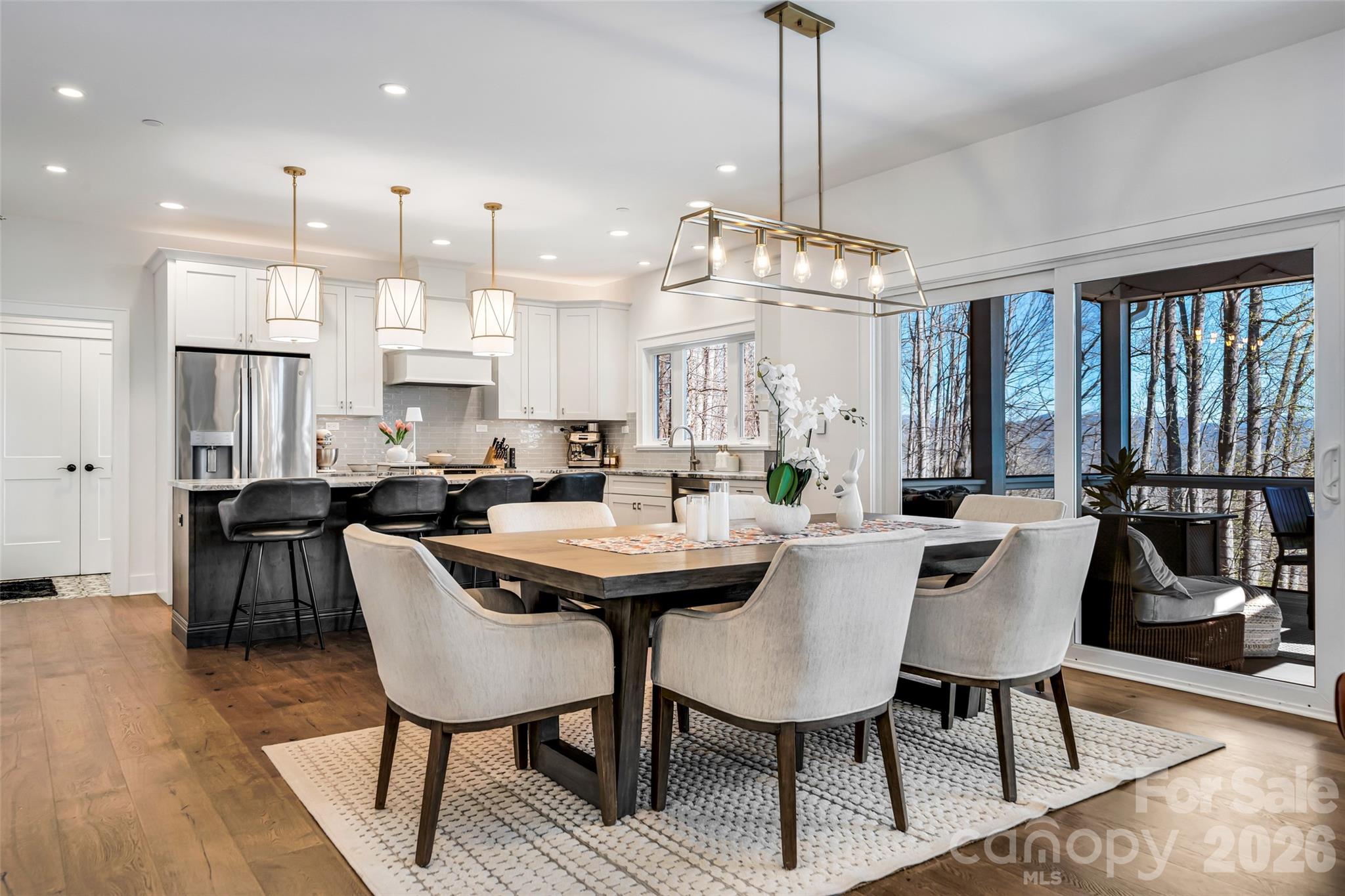 98 Rock Cliff Way — Hendersonville