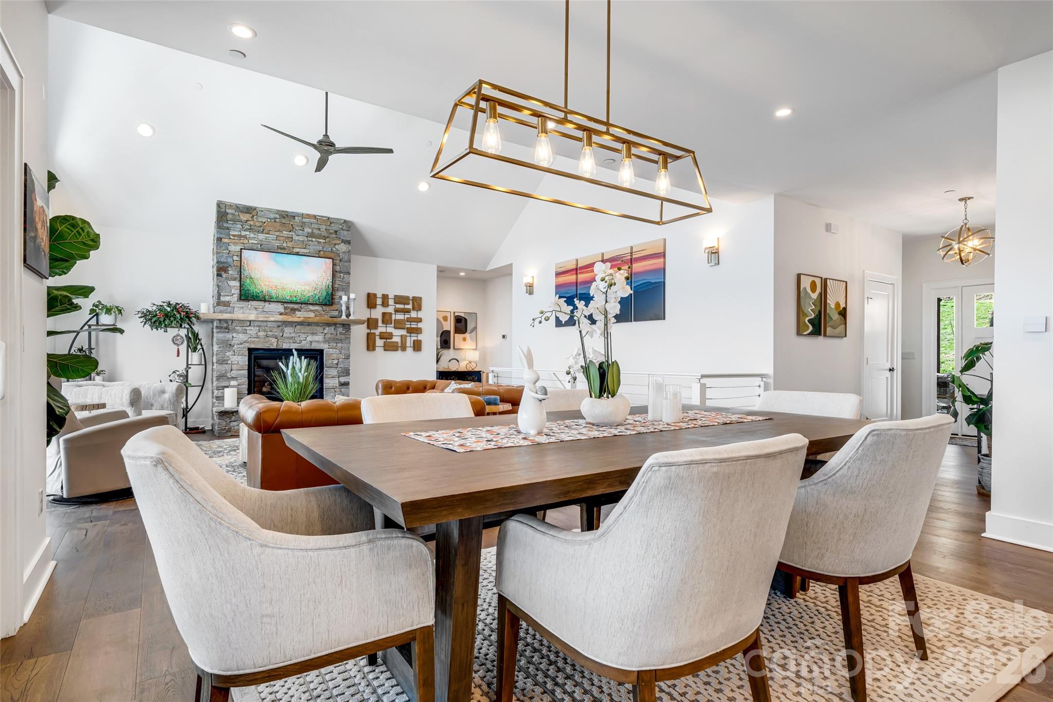 98 Rock Cliff Way — Hendersonville