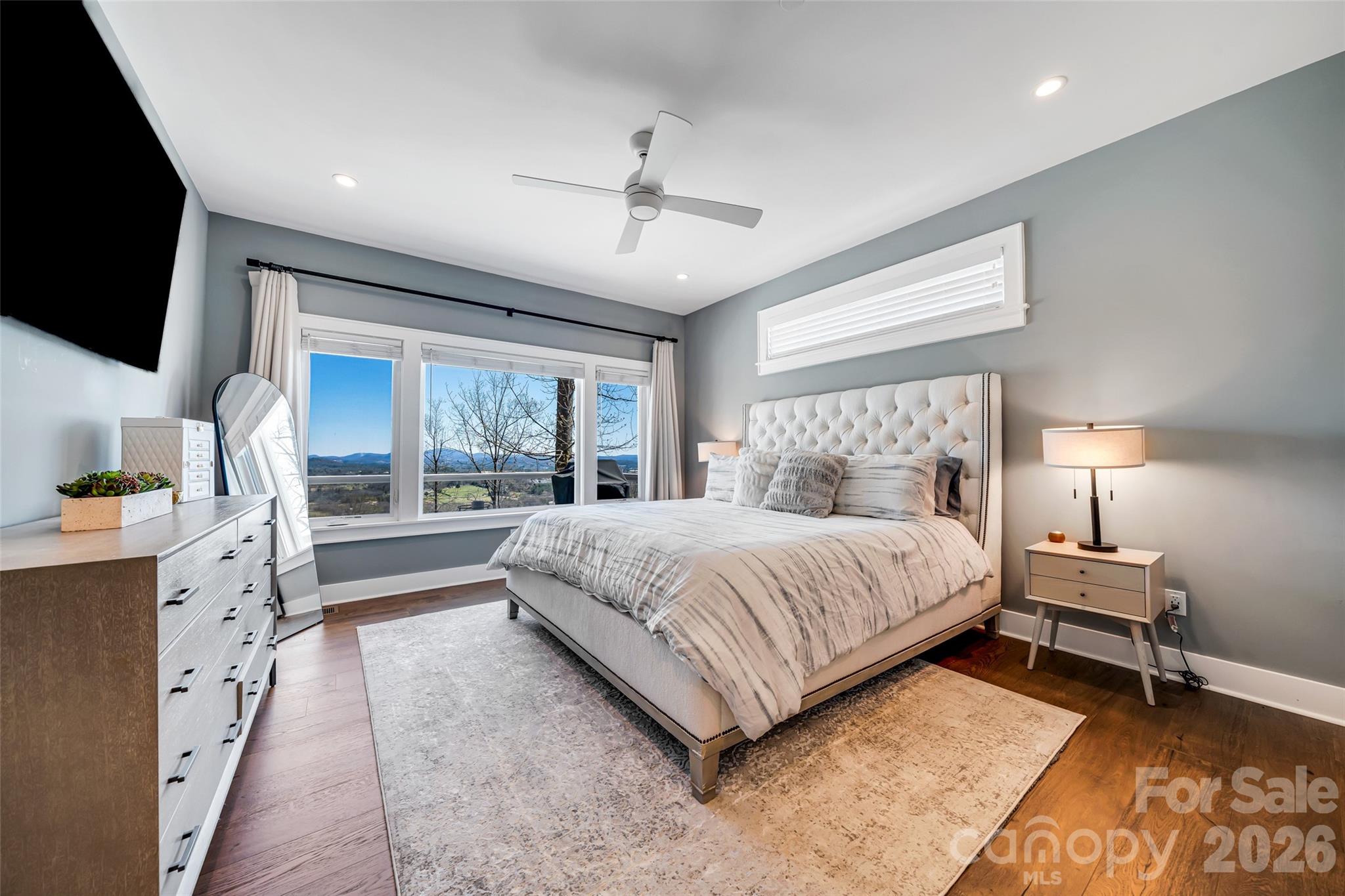 98 Rock Cliff Way — Hendersonville