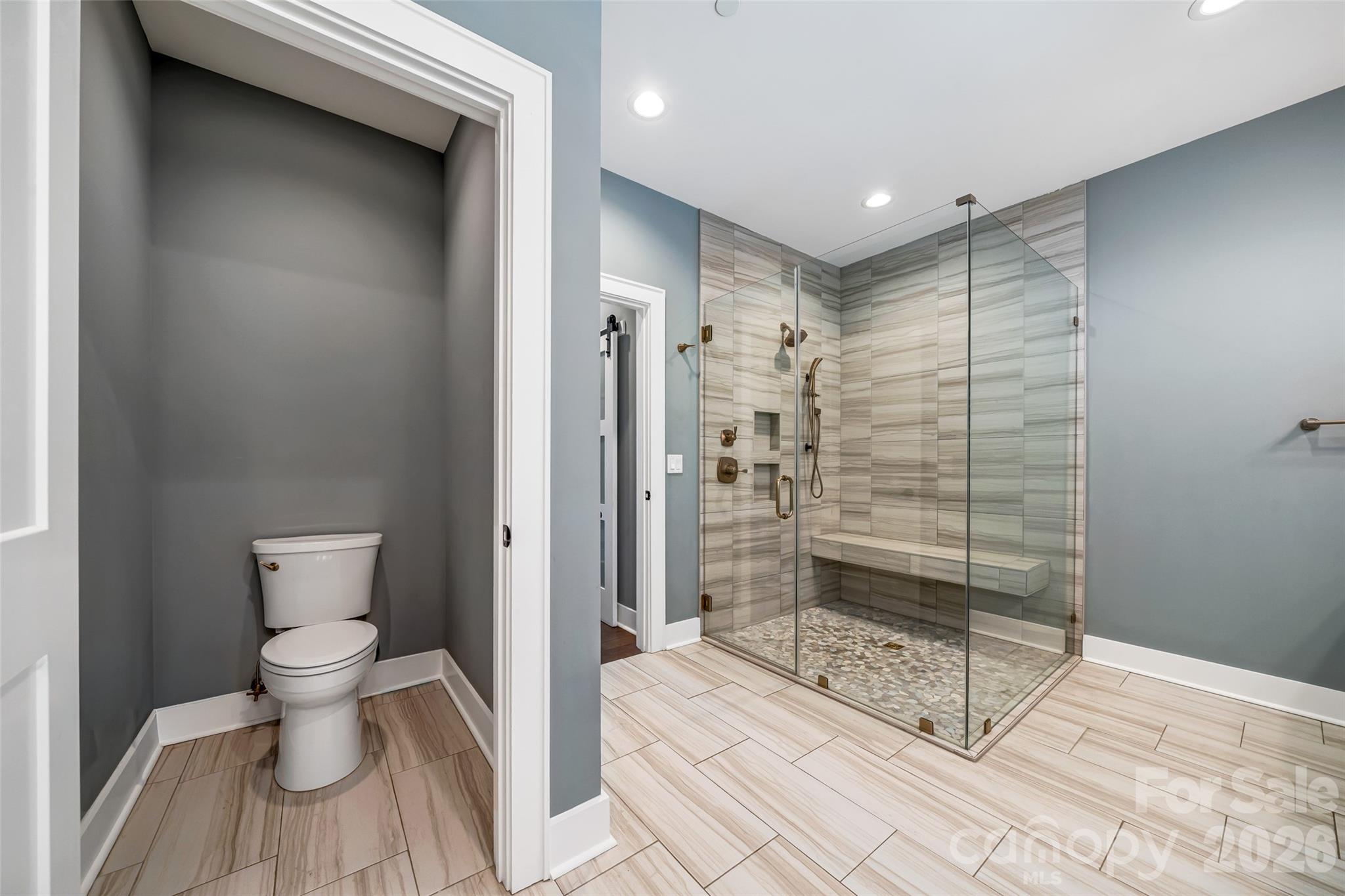 98 Rock Cliff Way — Hendersonville