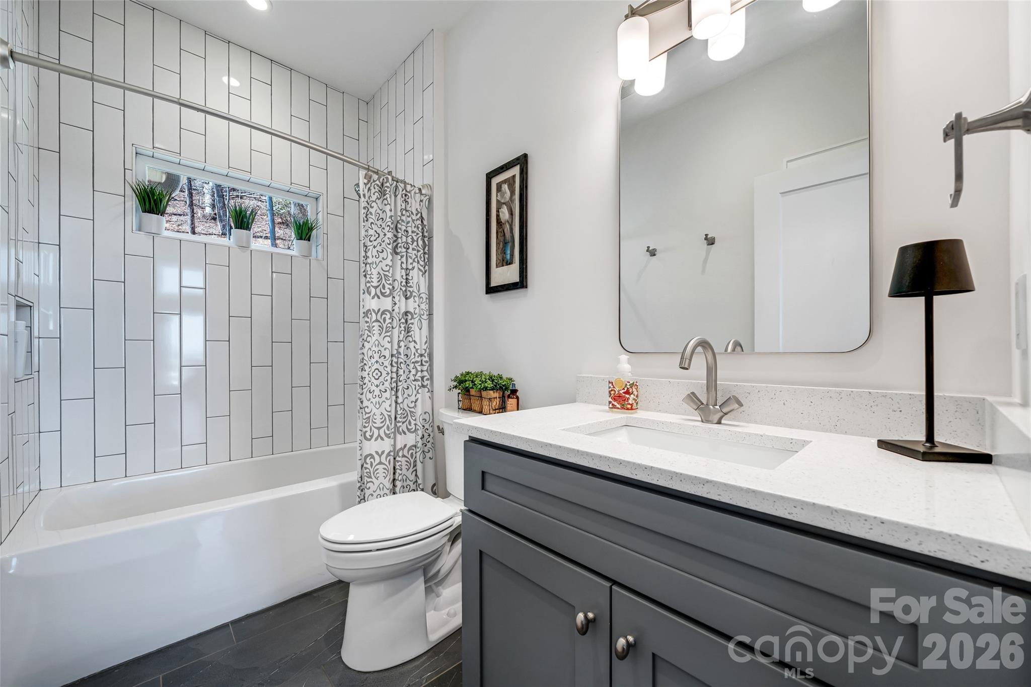 98 Rock Cliff Way — Hendersonville