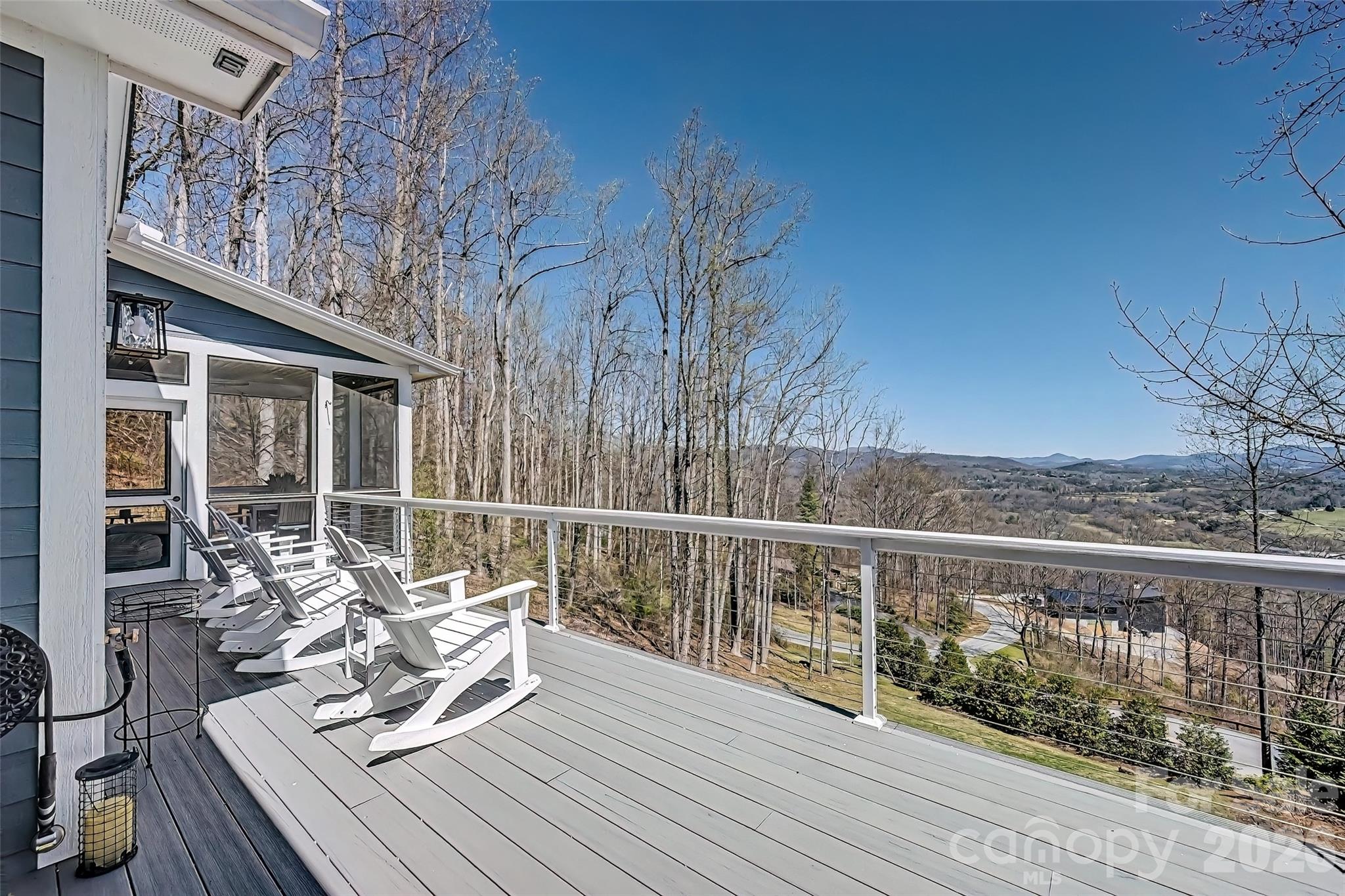 98 Rock Cliff Way — Hendersonville