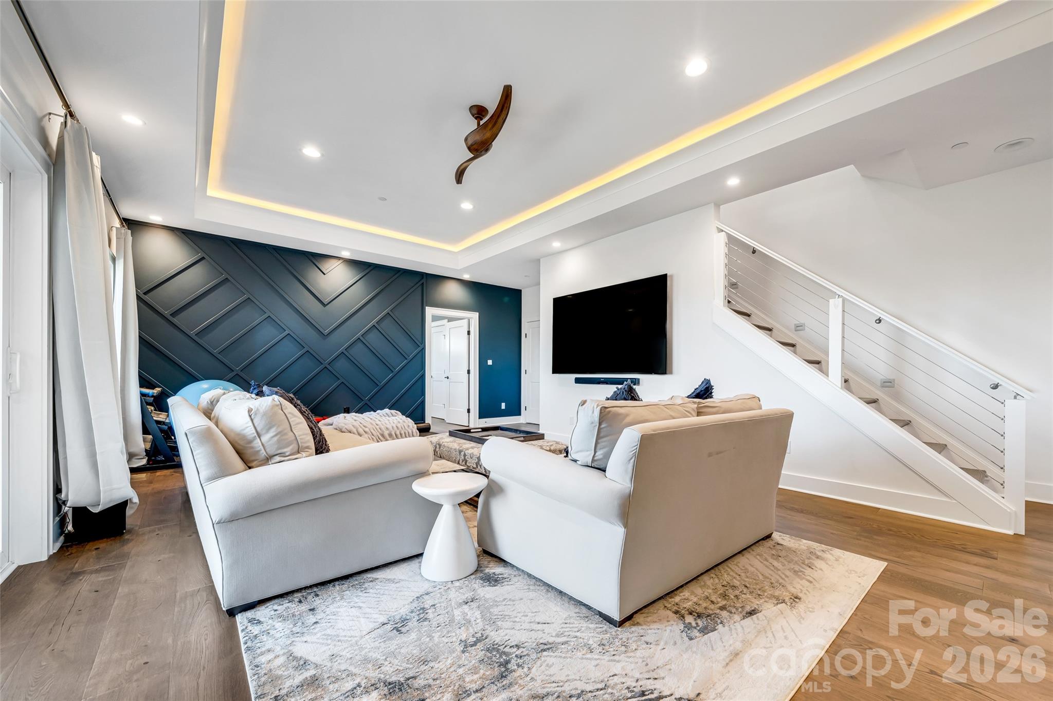 98 Rock Cliff Way — Hendersonville