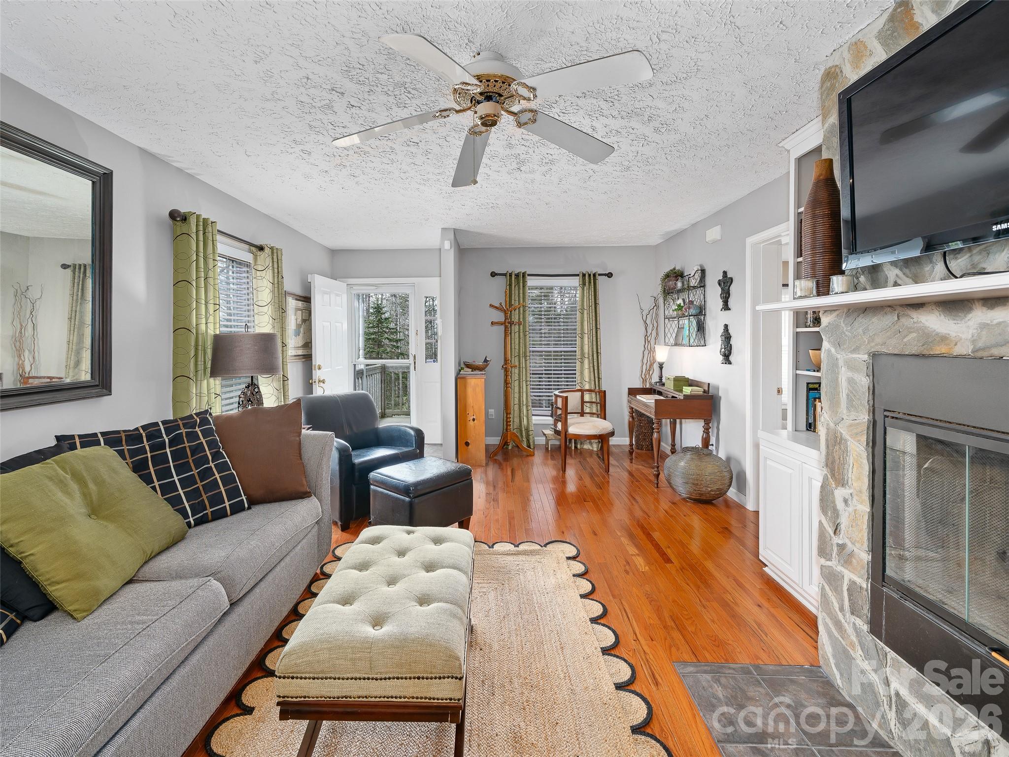 120 Wintergreen Patch Lane — Burnsville