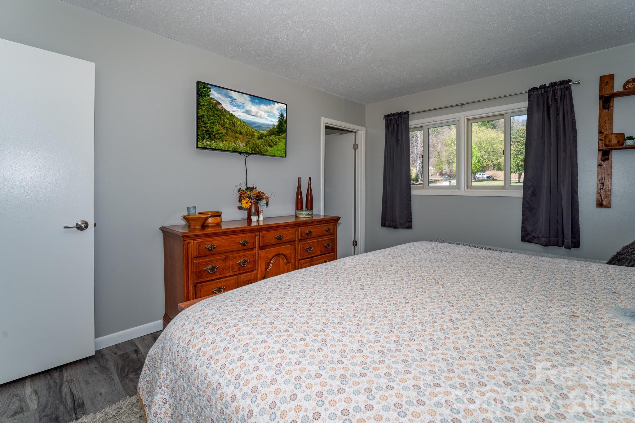 2456 Hendersonville Highway — Pisgah Forest