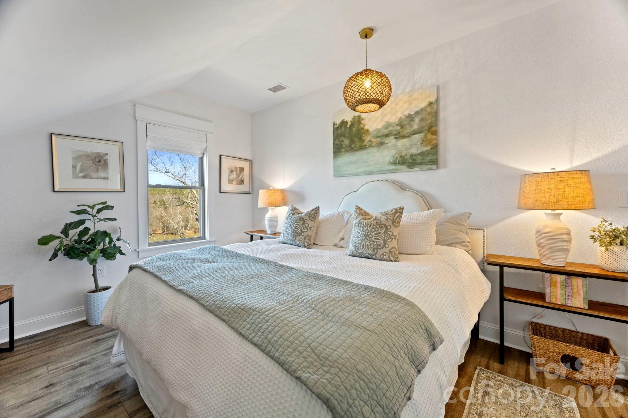 5888 Wood Duck Way — Catawba