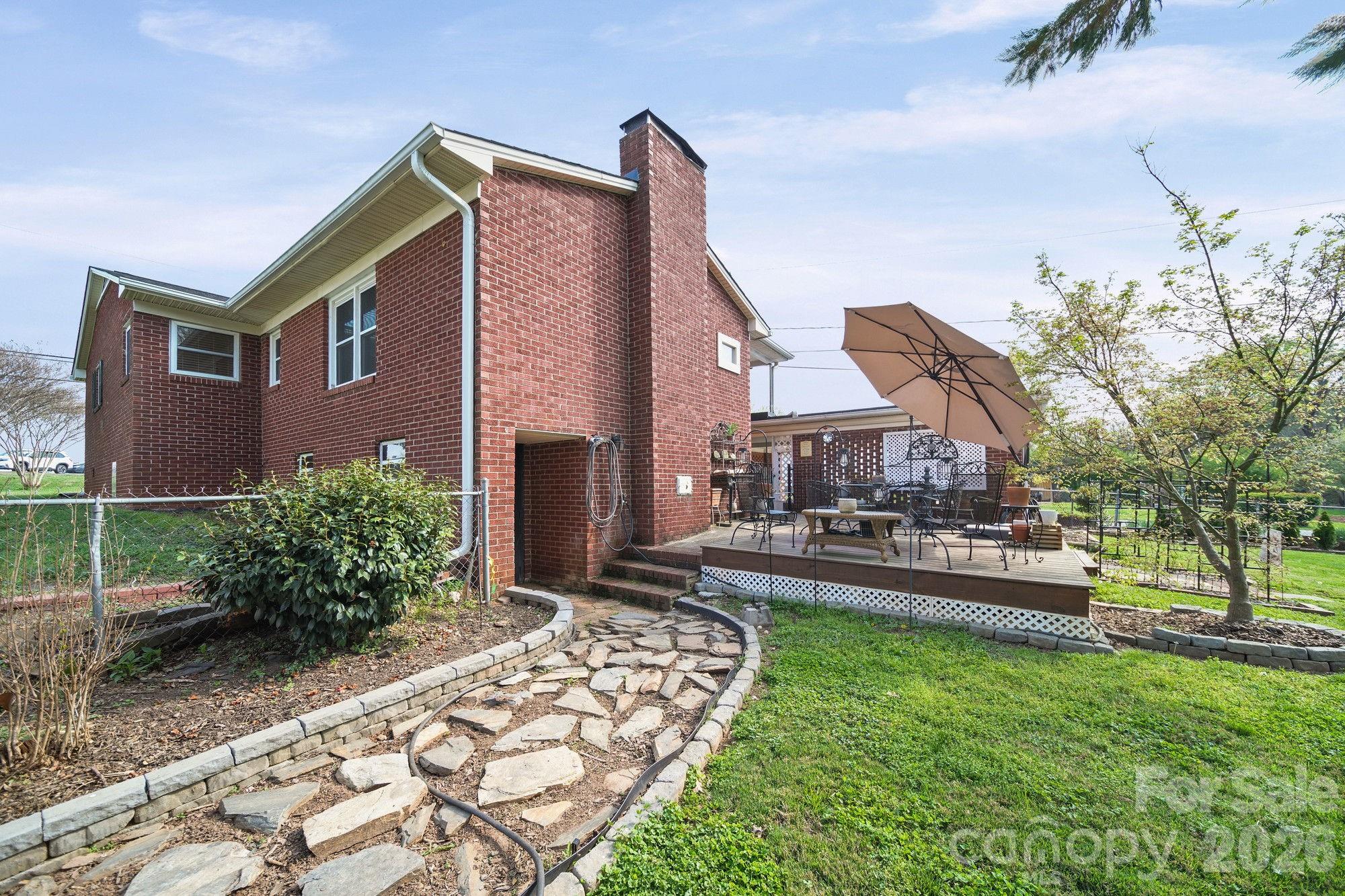 175 Buffalo Shoals Road — Lincolnton
