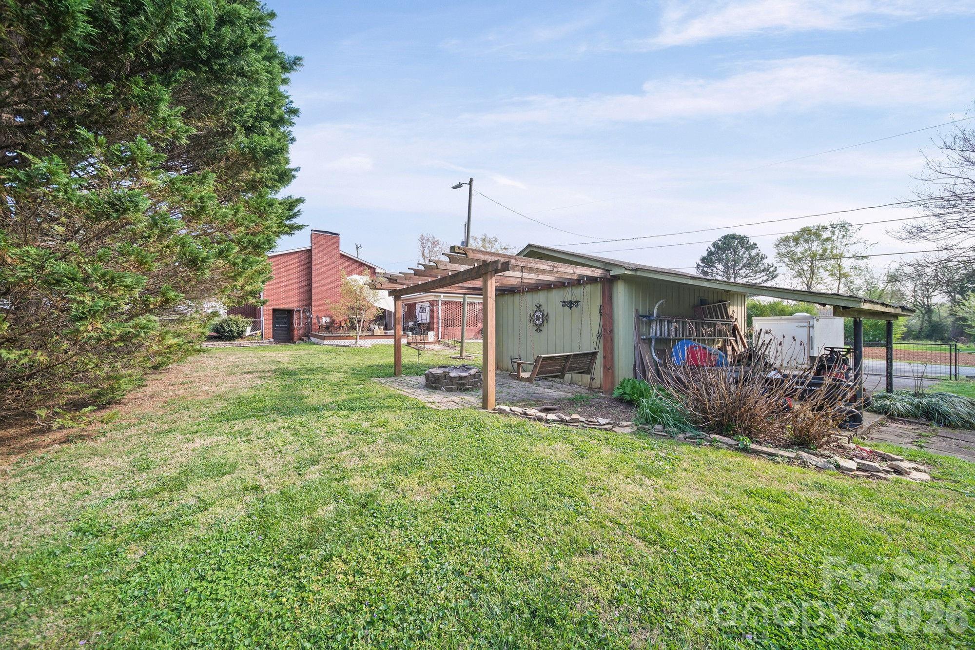 175 Buffalo Shoals Road — Lincolnton
