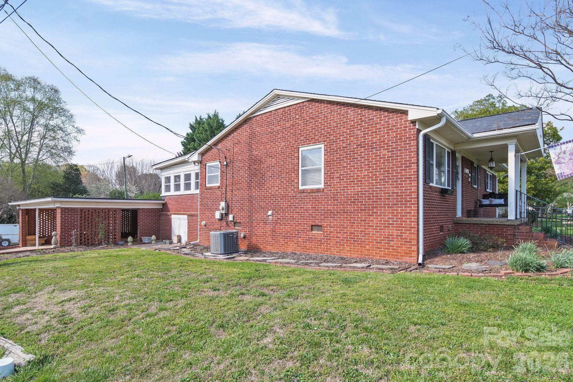 175 Buffalo Shoals Road — Lincolnton