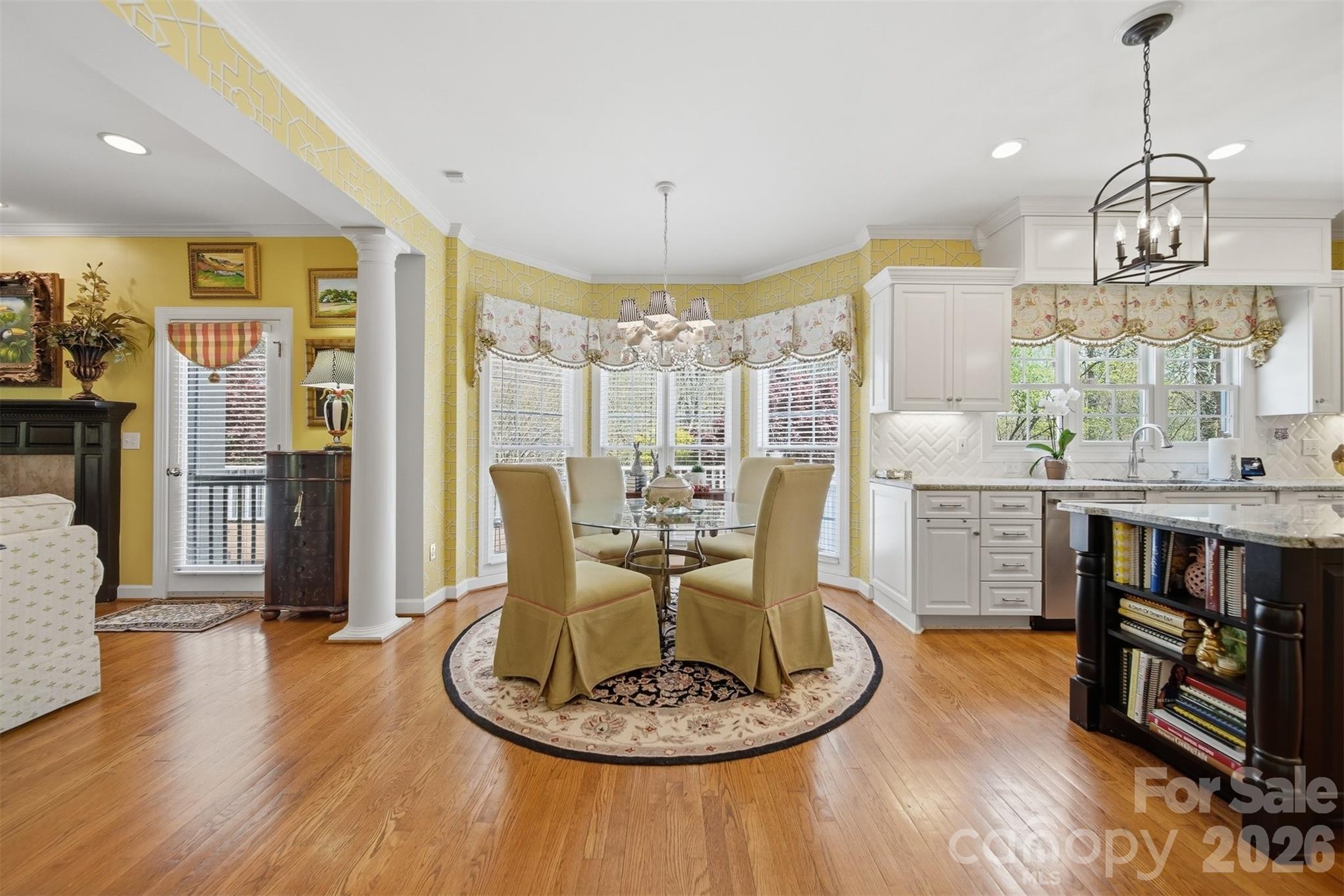 3704 8th Street Place NW — Hickory