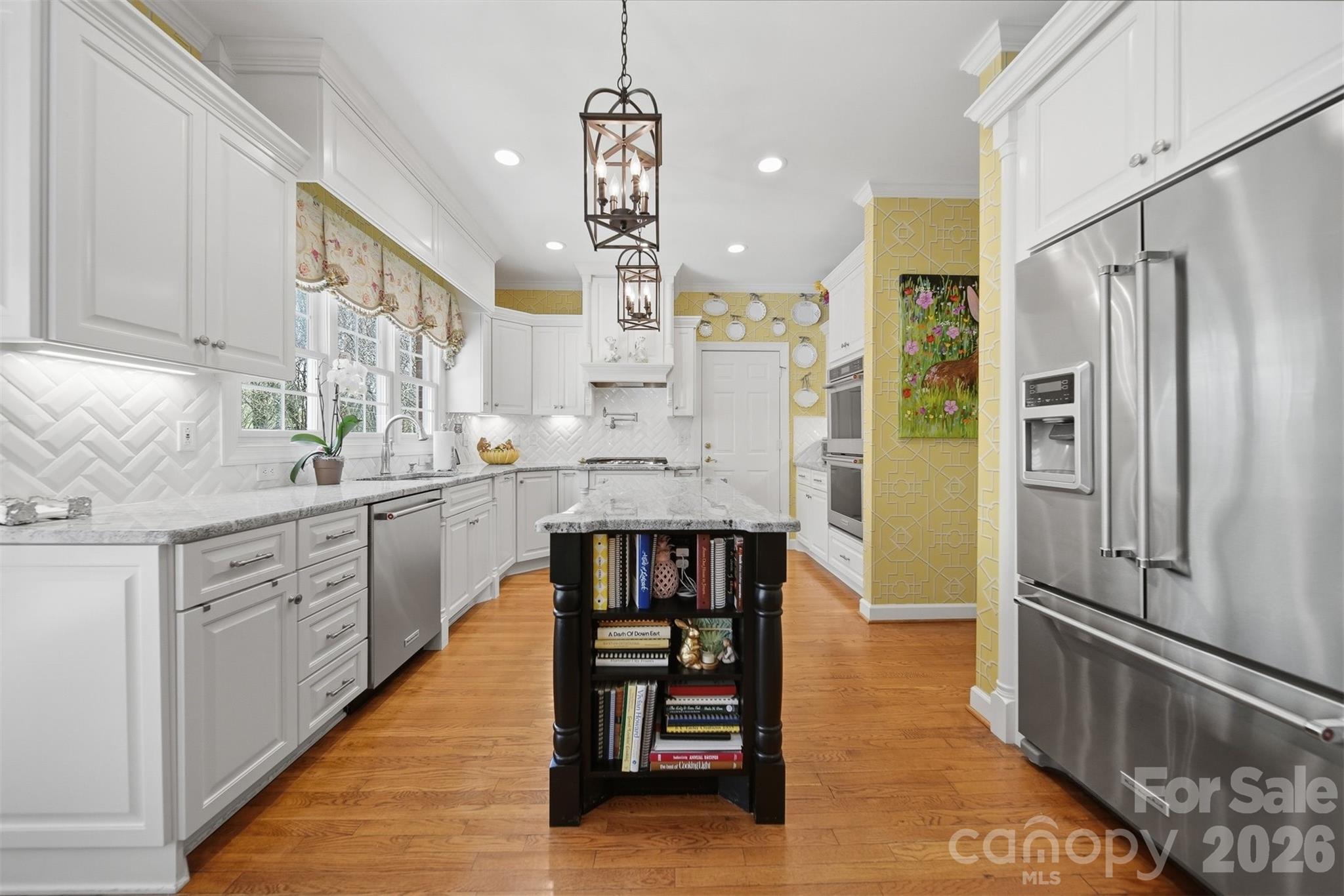 3704 8th Street Place NW — Hickory