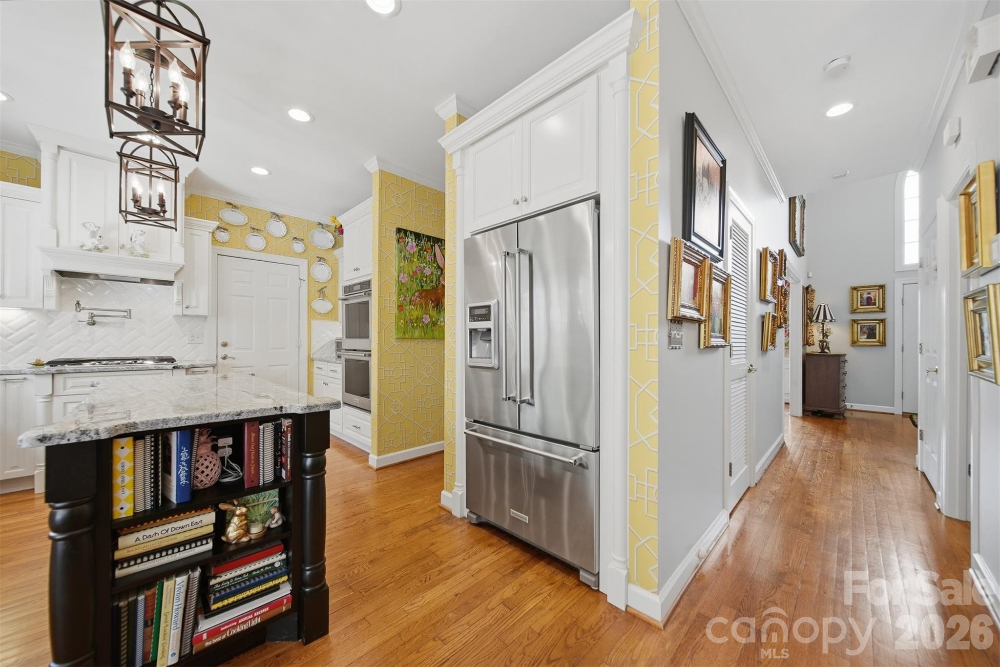 3704 8th Street Place NW — Hickory