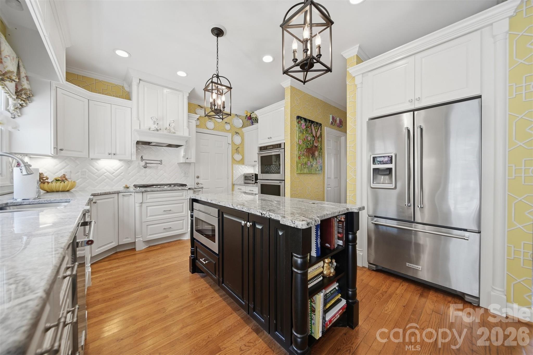 3704 8th Street Place NW — Hickory