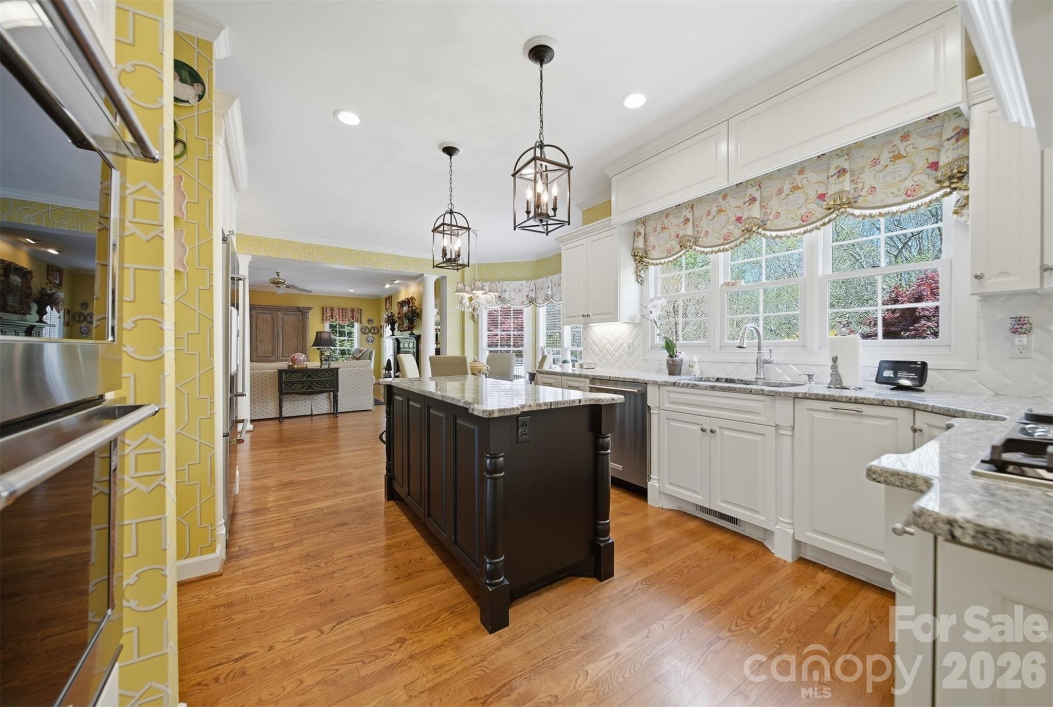 3704 8th Street Place NW — Hickory