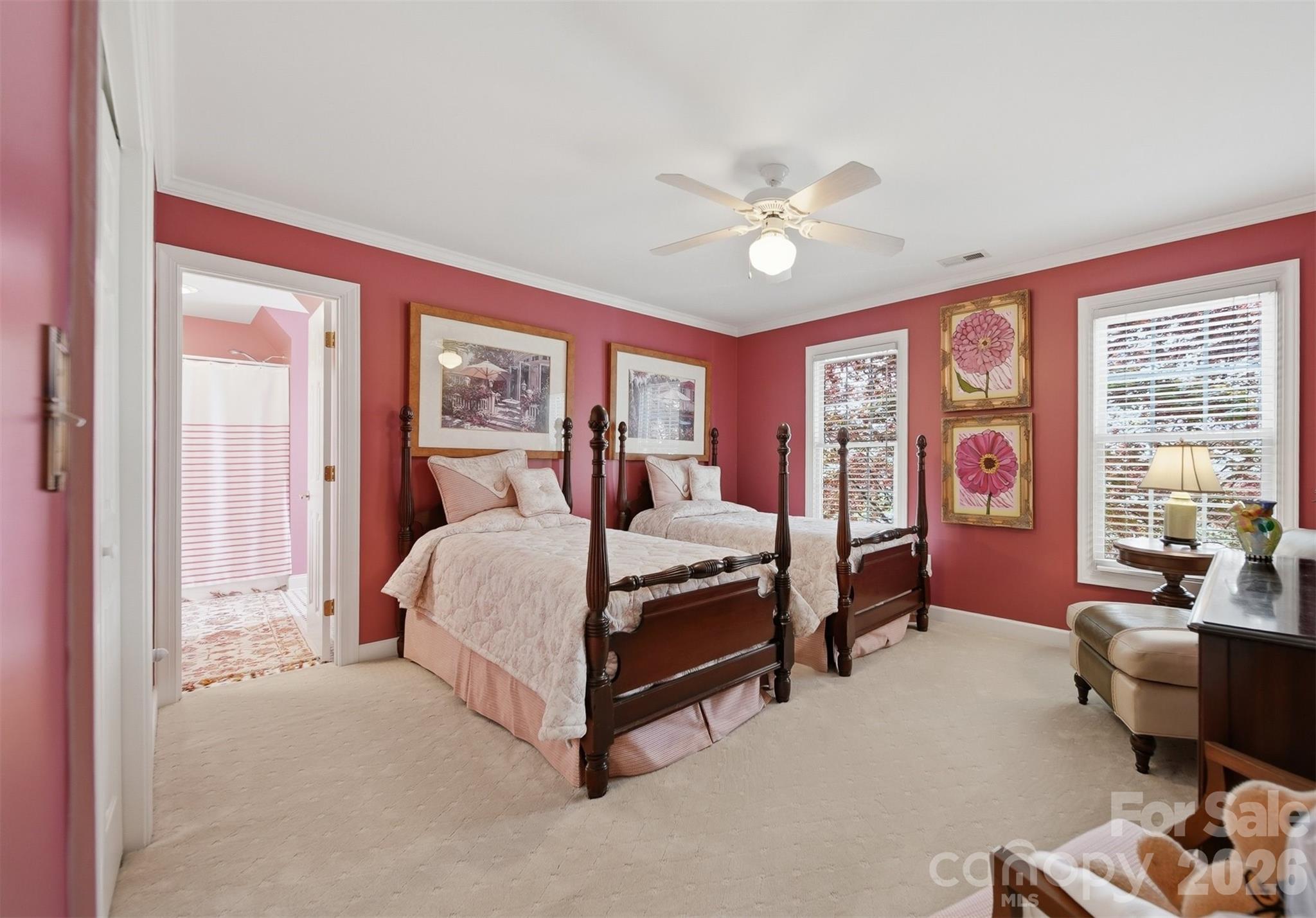 3704 8th Street Place NW — Hickory