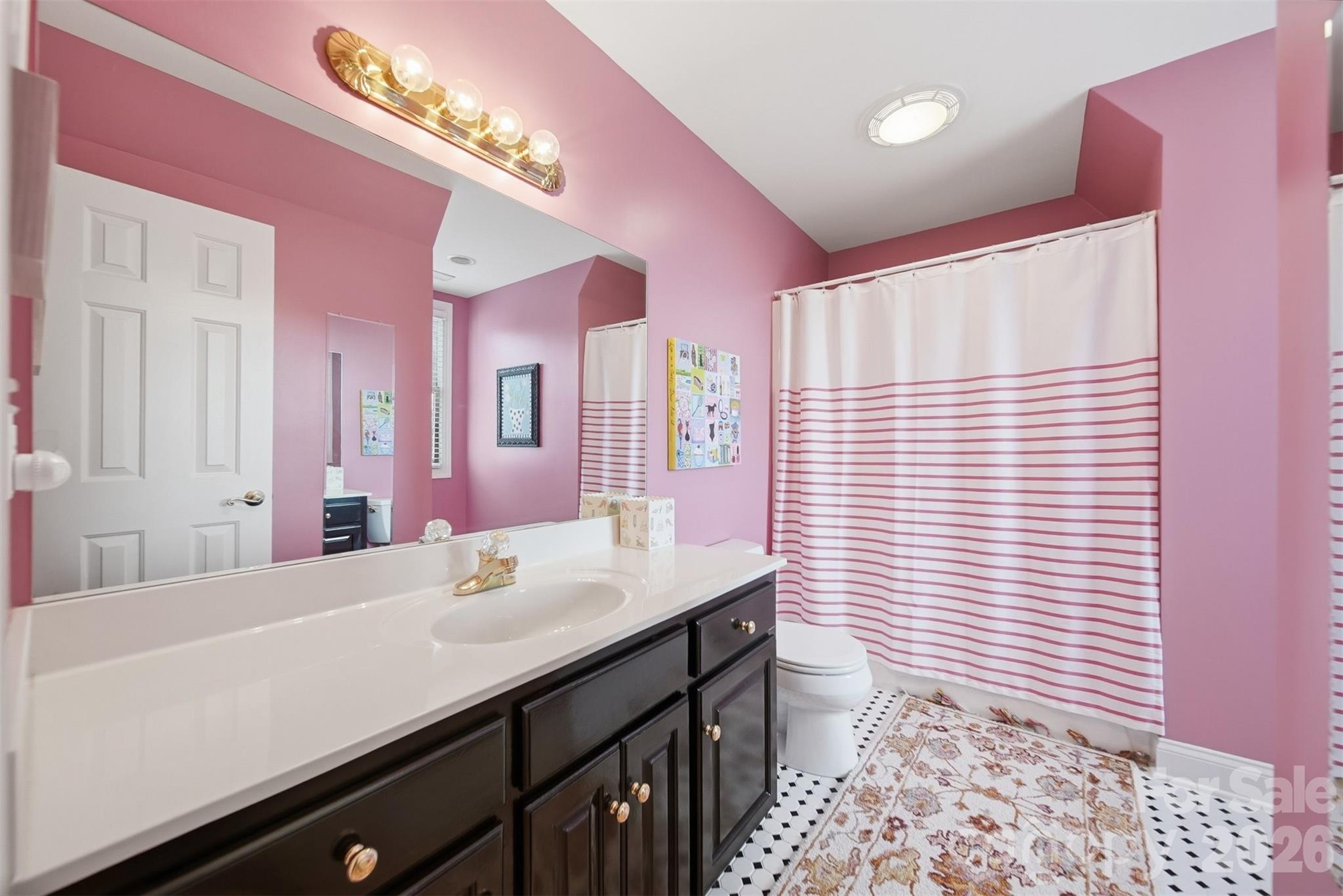 3704 8th Street Place NW — Hickory