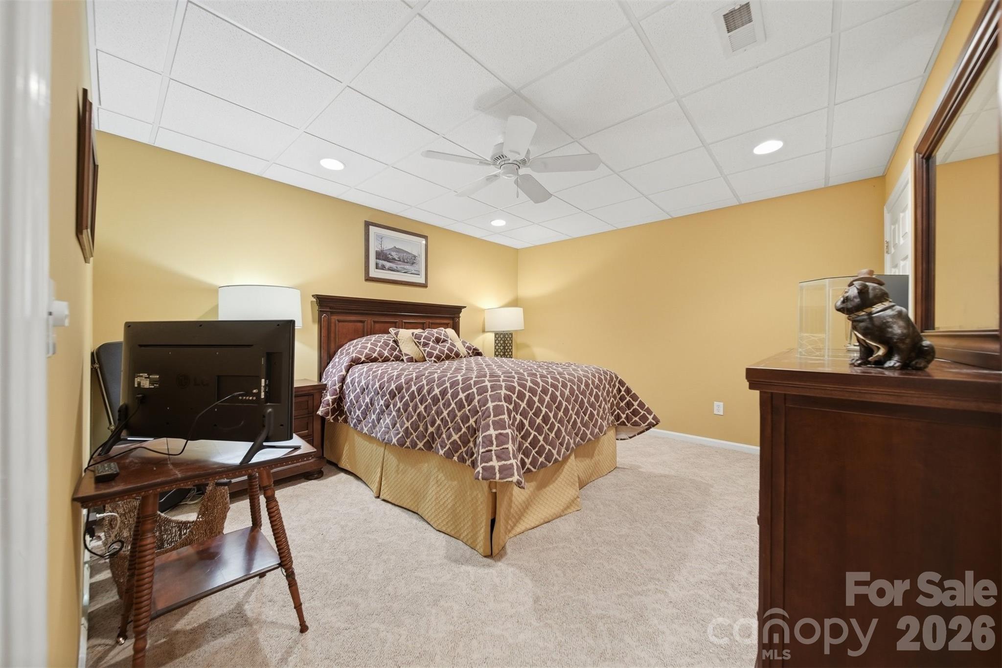 3704 8th Street Place NW — Hickory