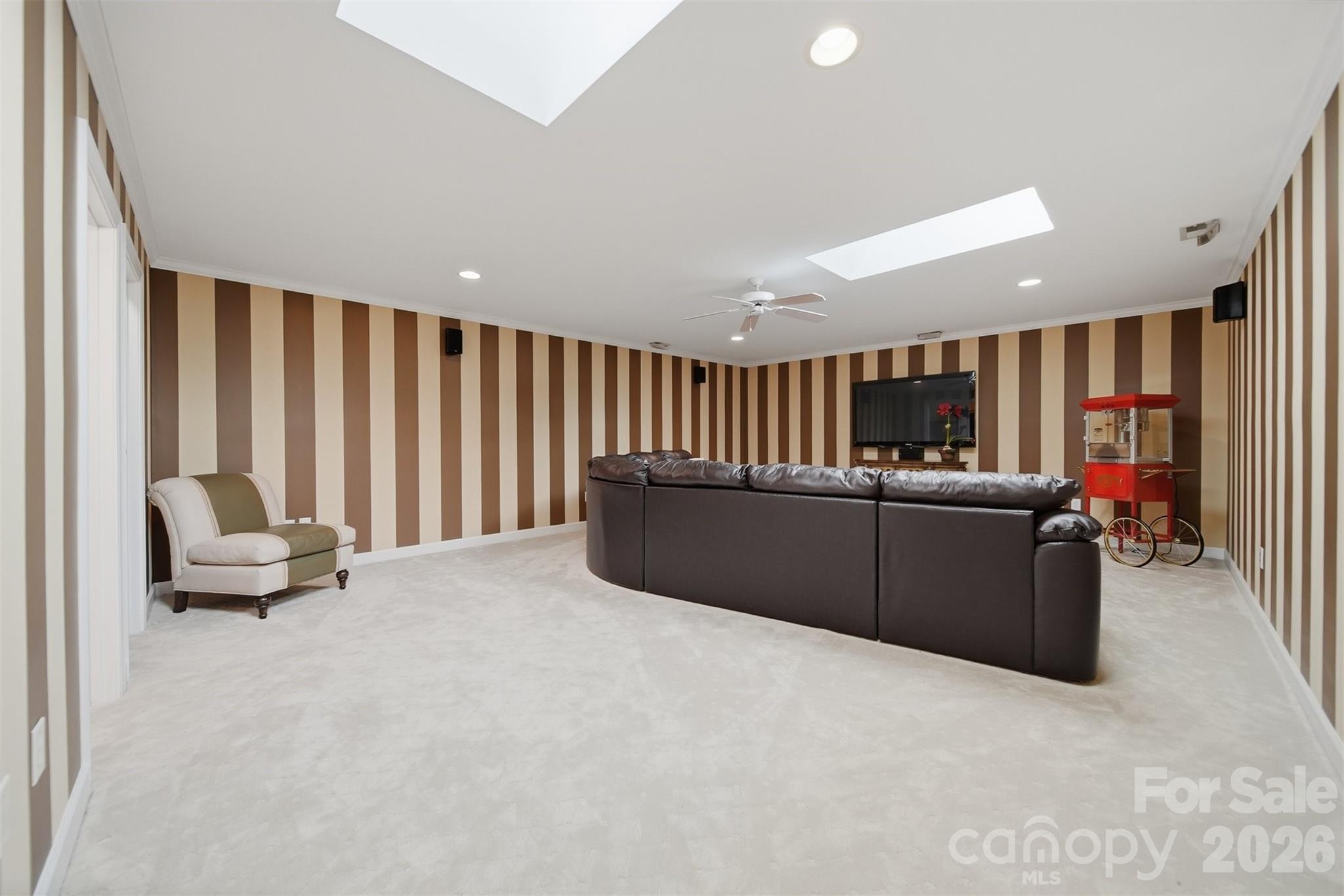 3704 8th Street Place NW — Hickory