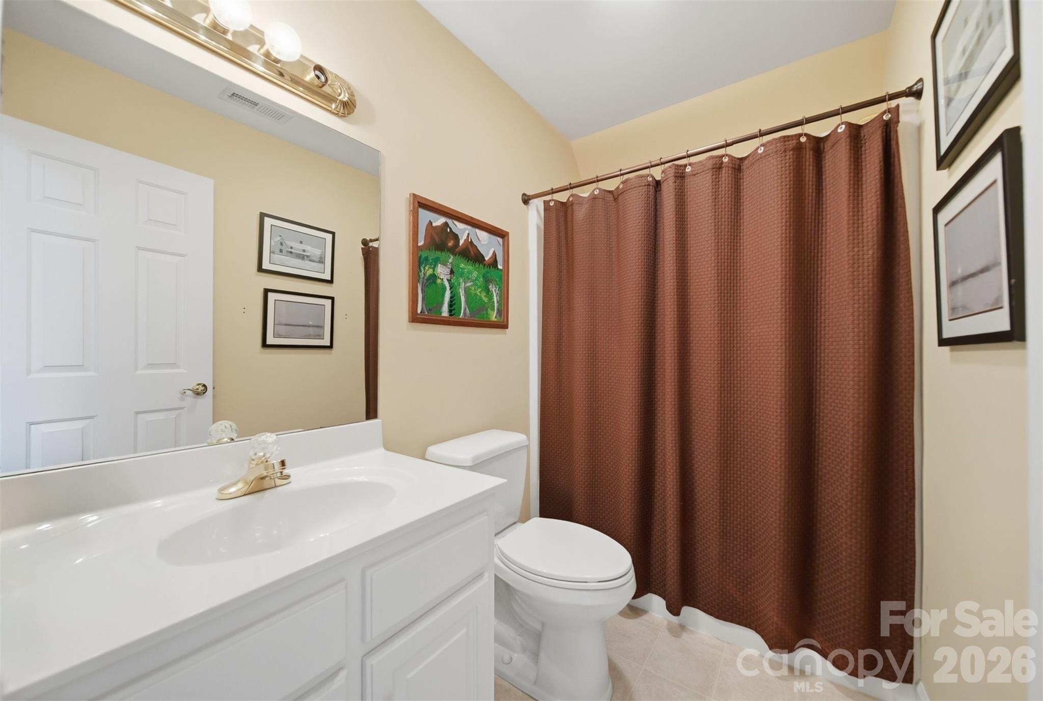 3704 8th Street Place NW — Hickory