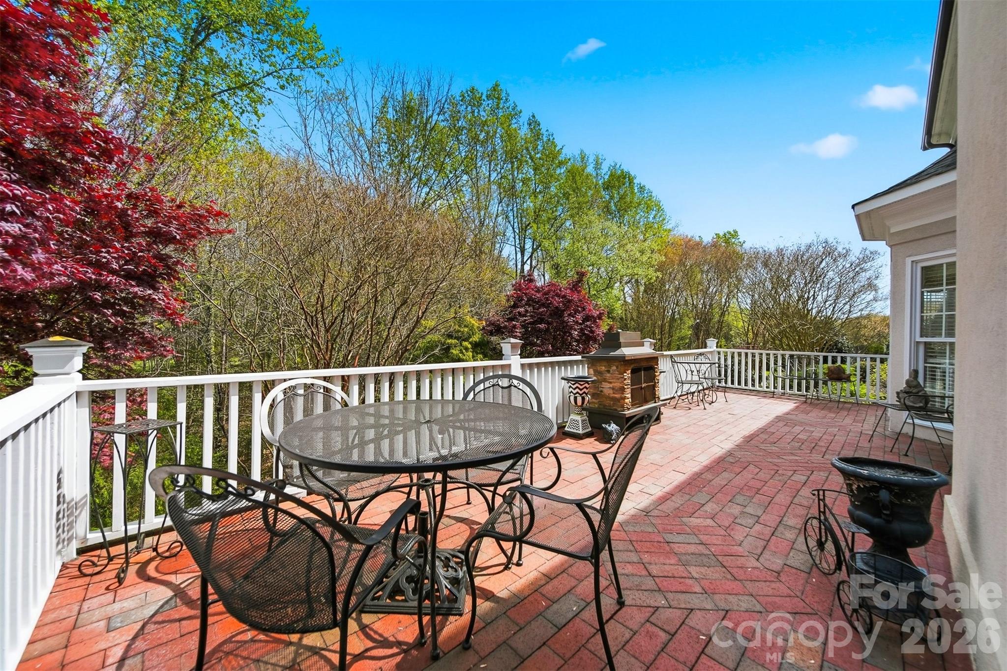 3704 8th Street Place NW — Hickory