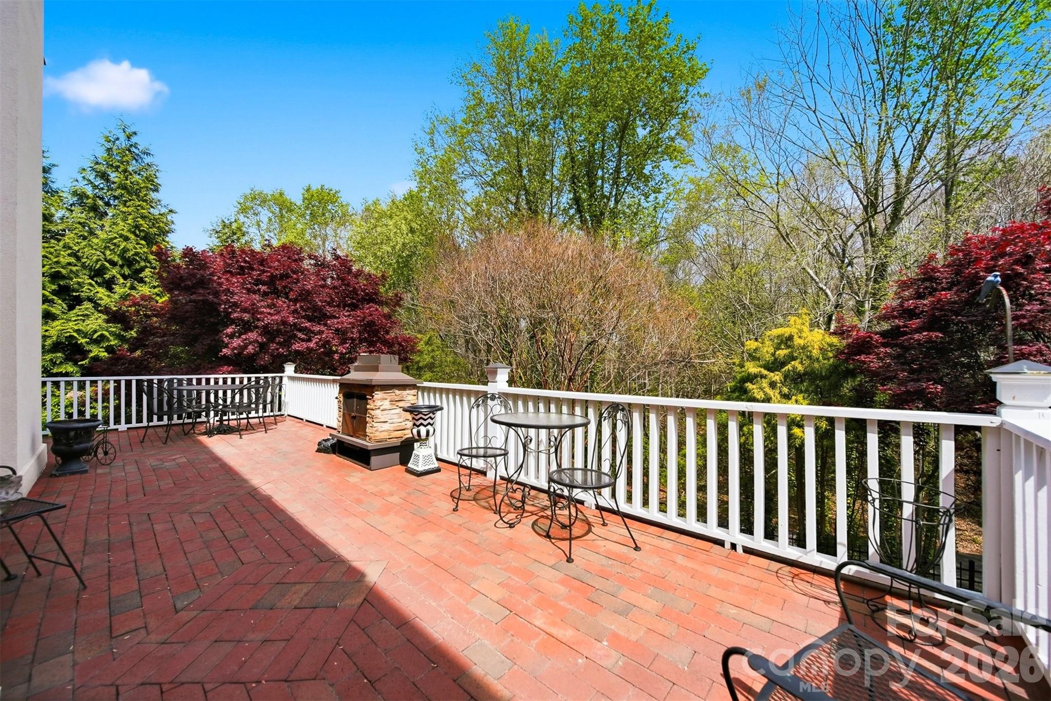 3704 8th Street Place NW — Hickory