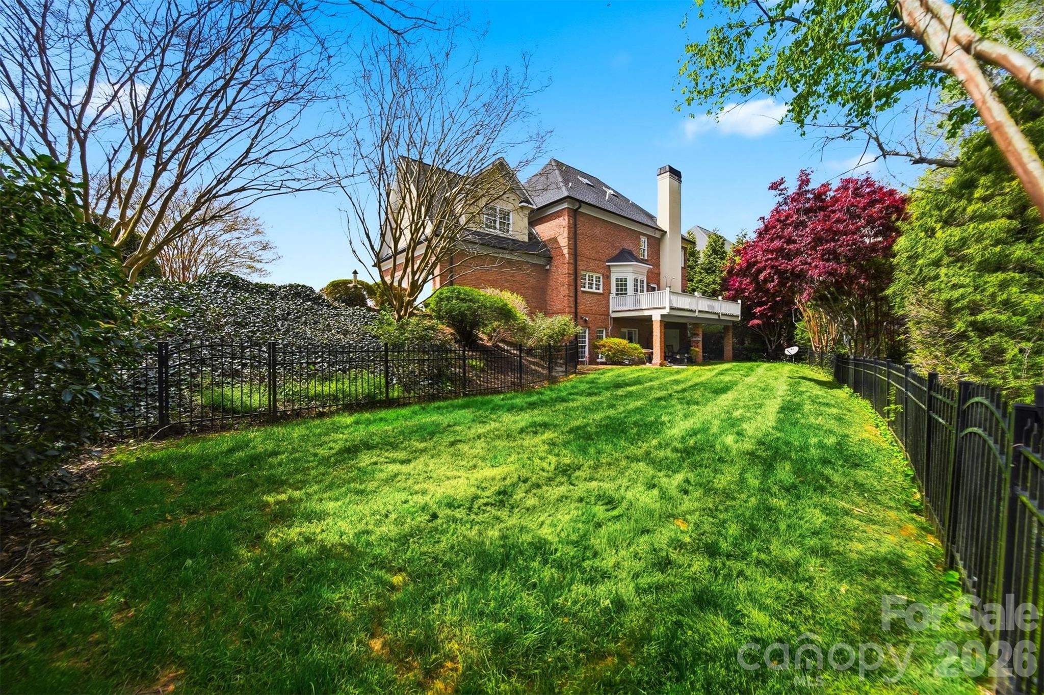 3704 8th Street Place NW — Hickory