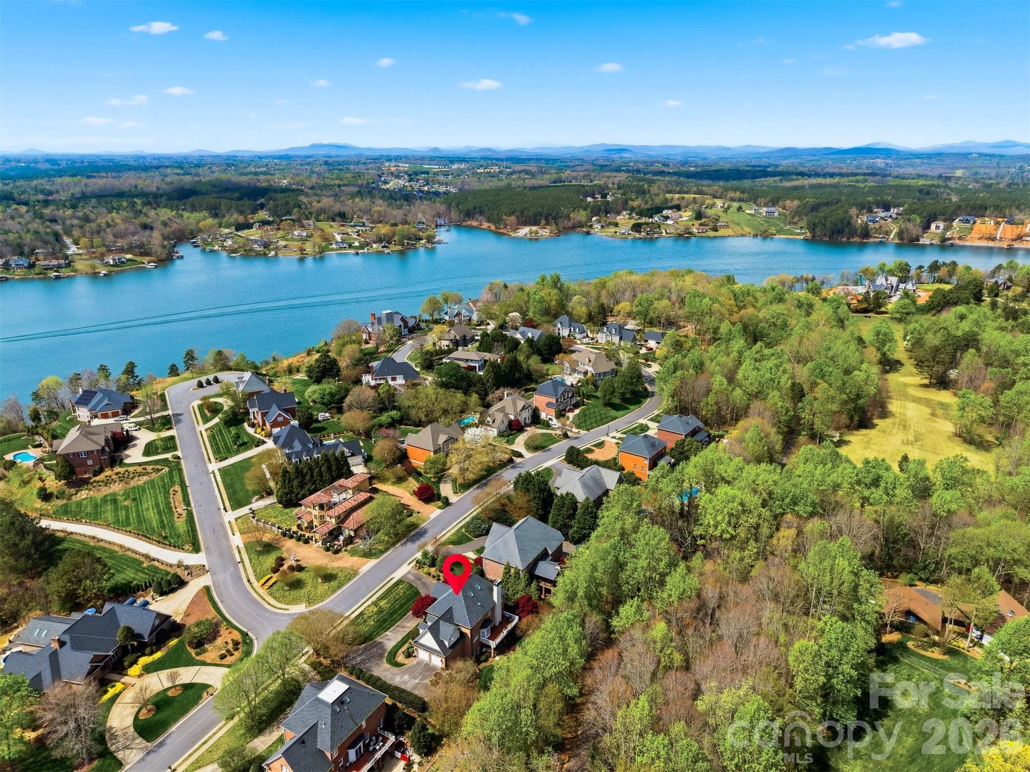 3704 8th Street Place NW — Hickory