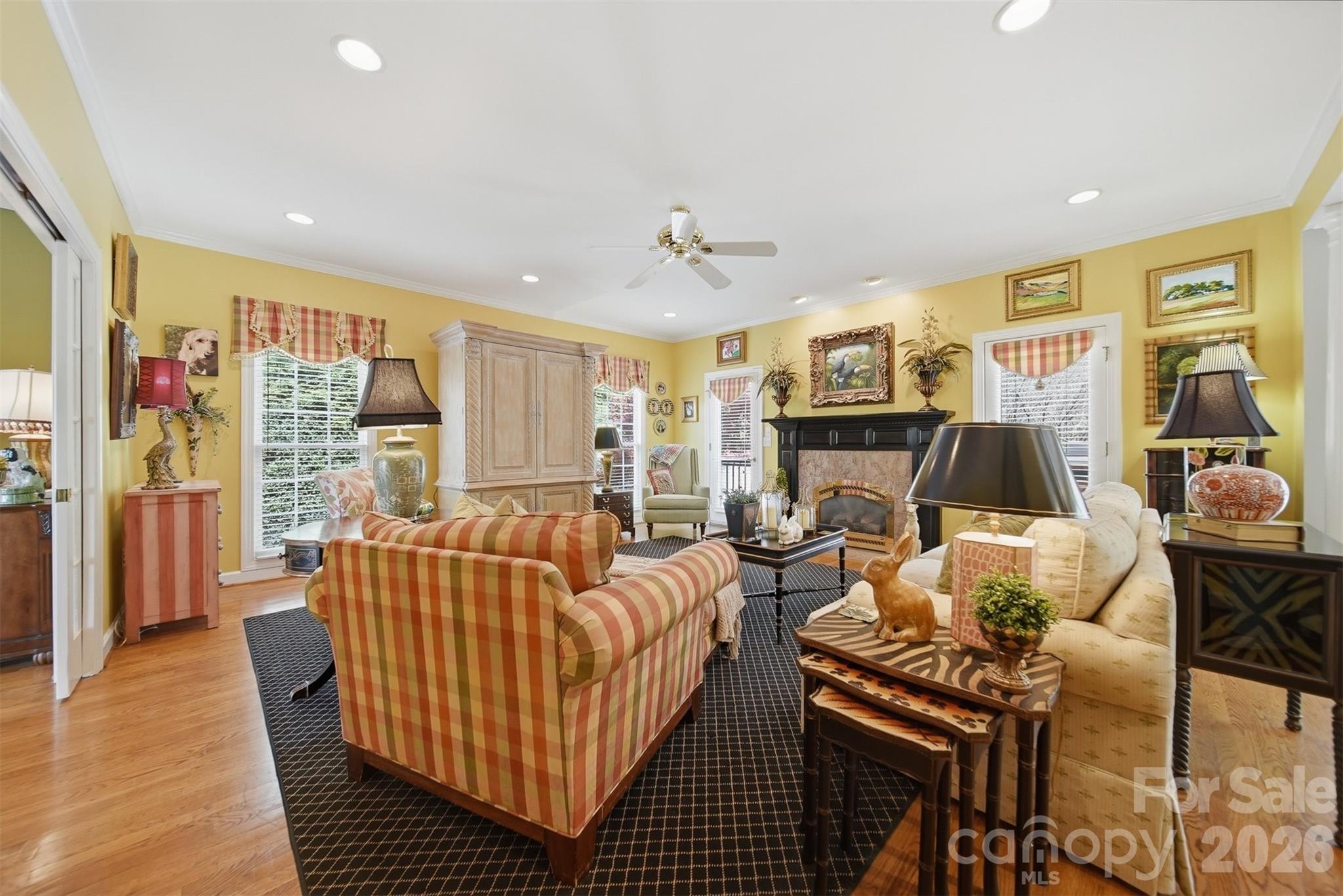 3704 8th Street Place NW — Hickory